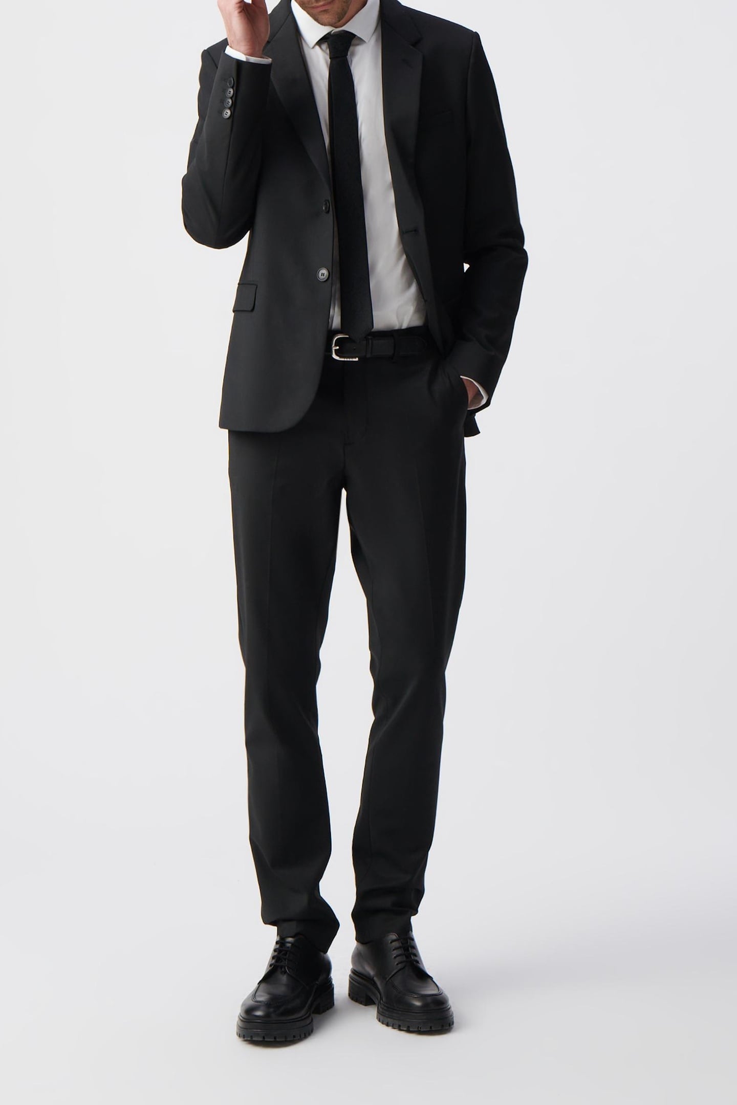 BLACK TRAVEL SUIT JACKET 3