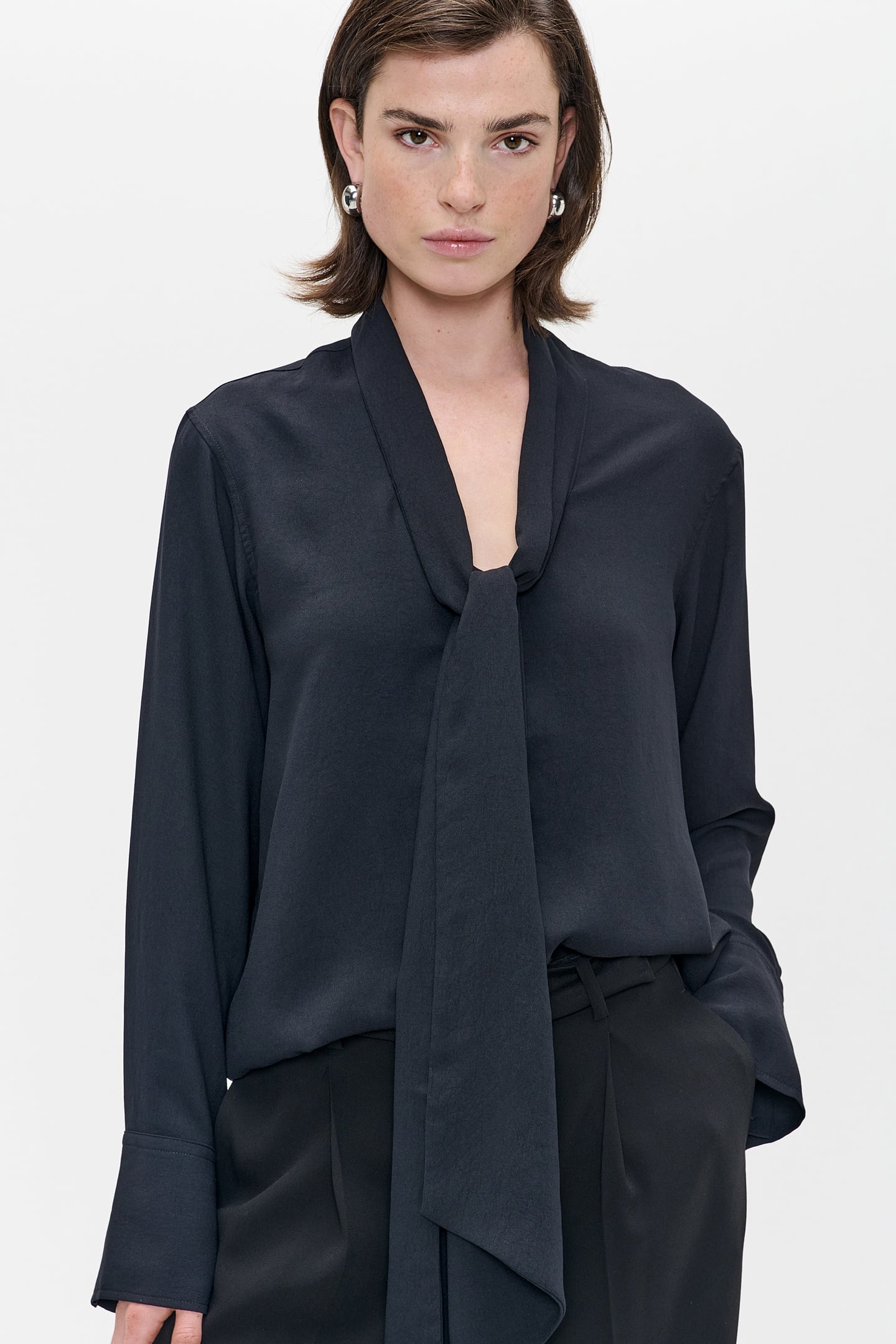 BOW SHIRT BLACK 1