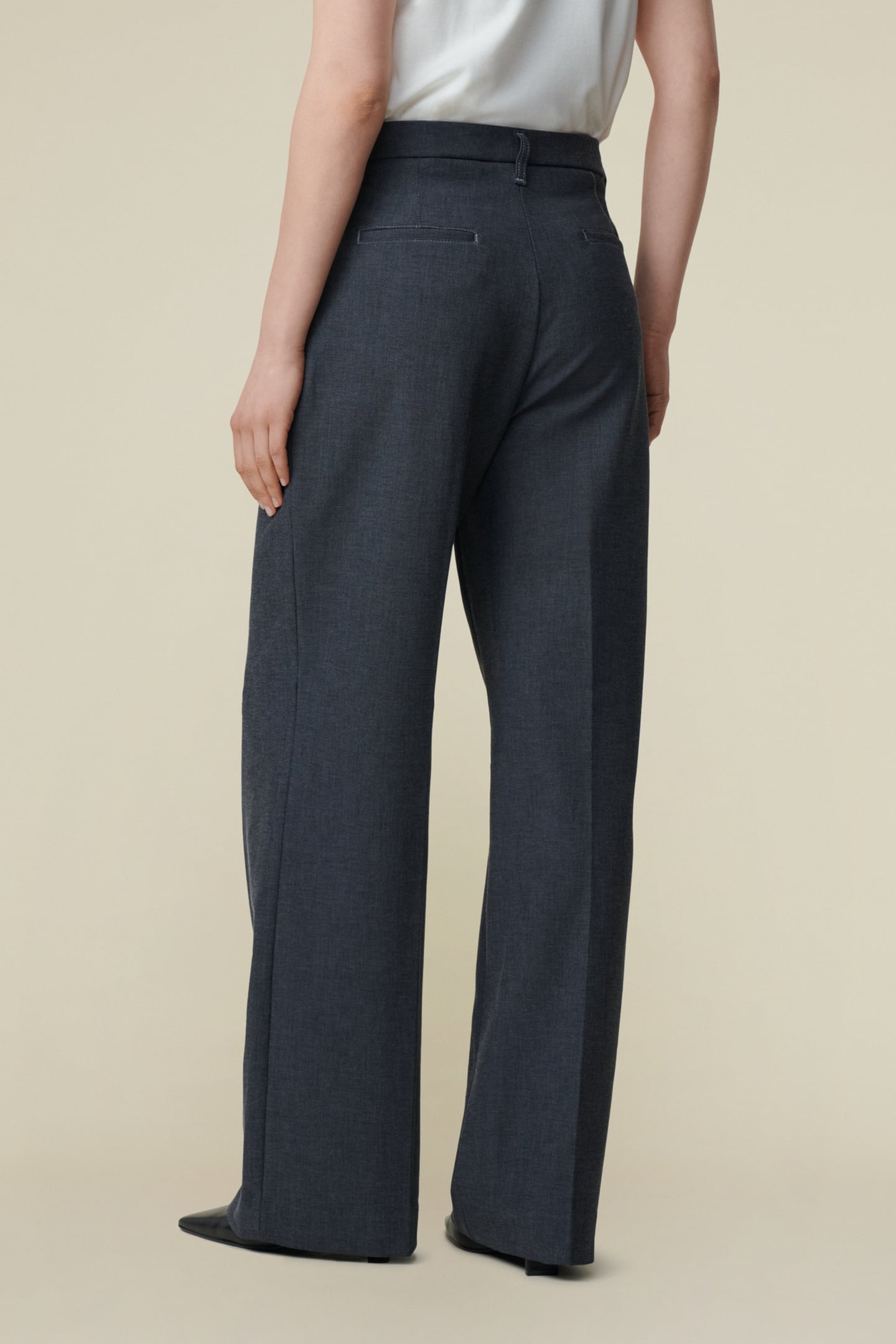 WANDA SUIT GREY 3