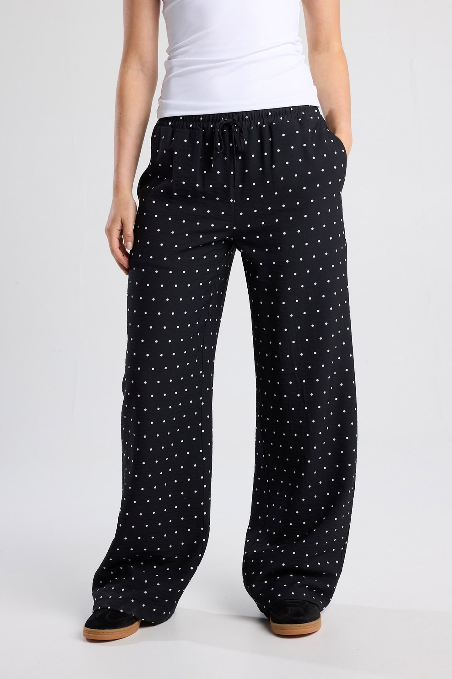 PINA BLACK 1