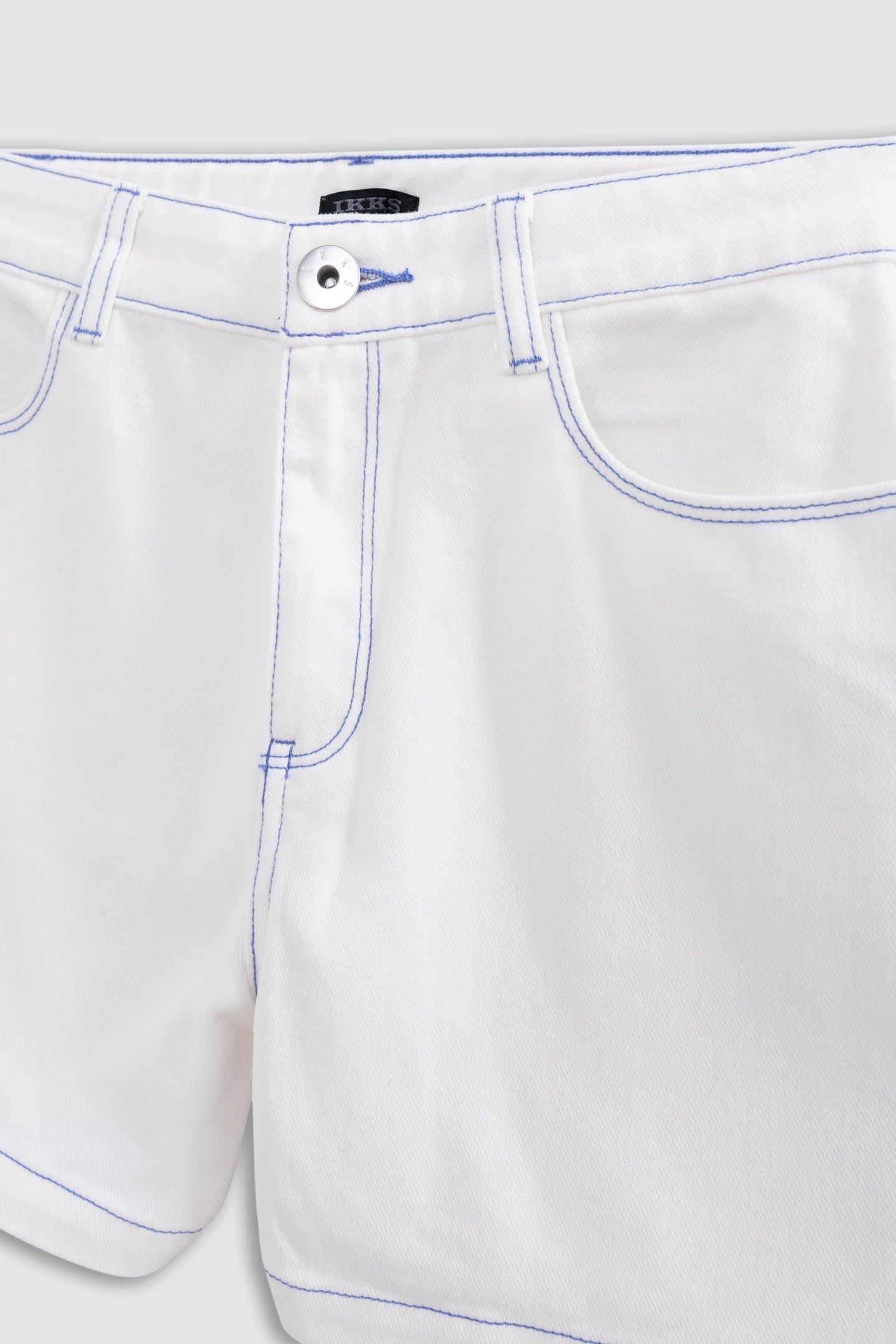 WHITE DENIM SHORTS WITH BLUE STITCHING 3