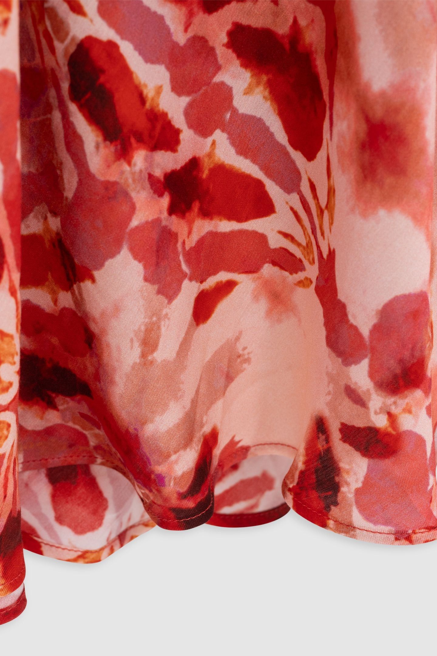 RED BATIK PRINT LONG SKIRT 7