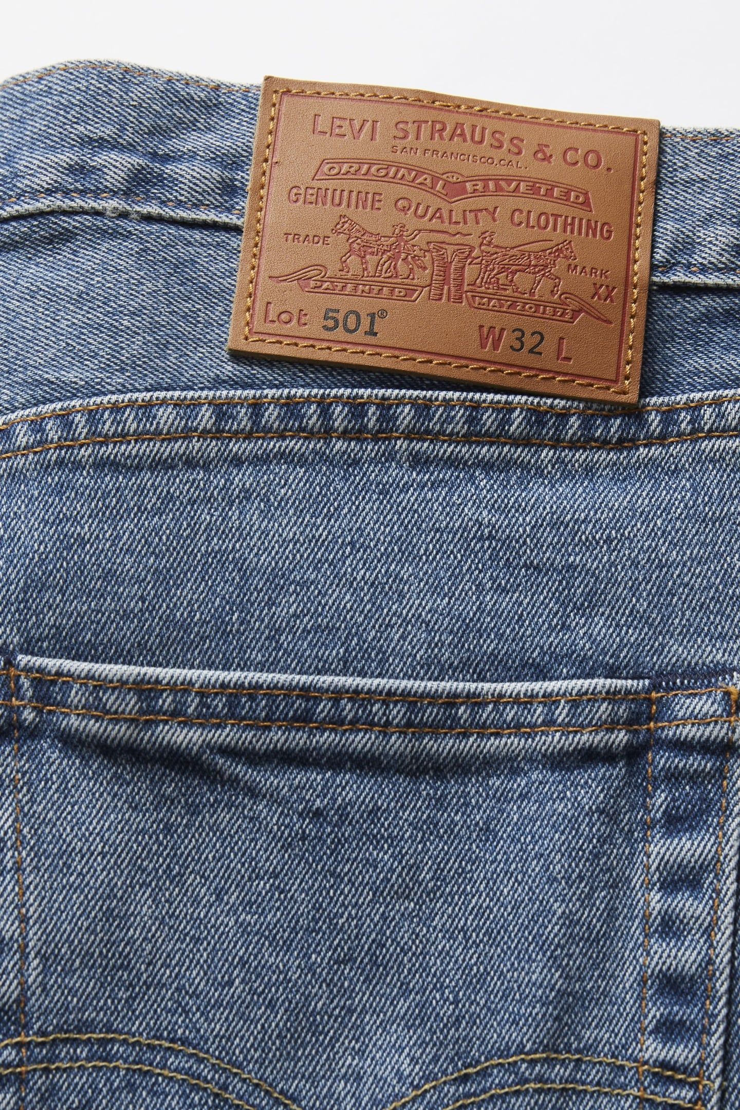 501 ORIGINAL SHORTS 9AM ON BATTERY SHOR 7
