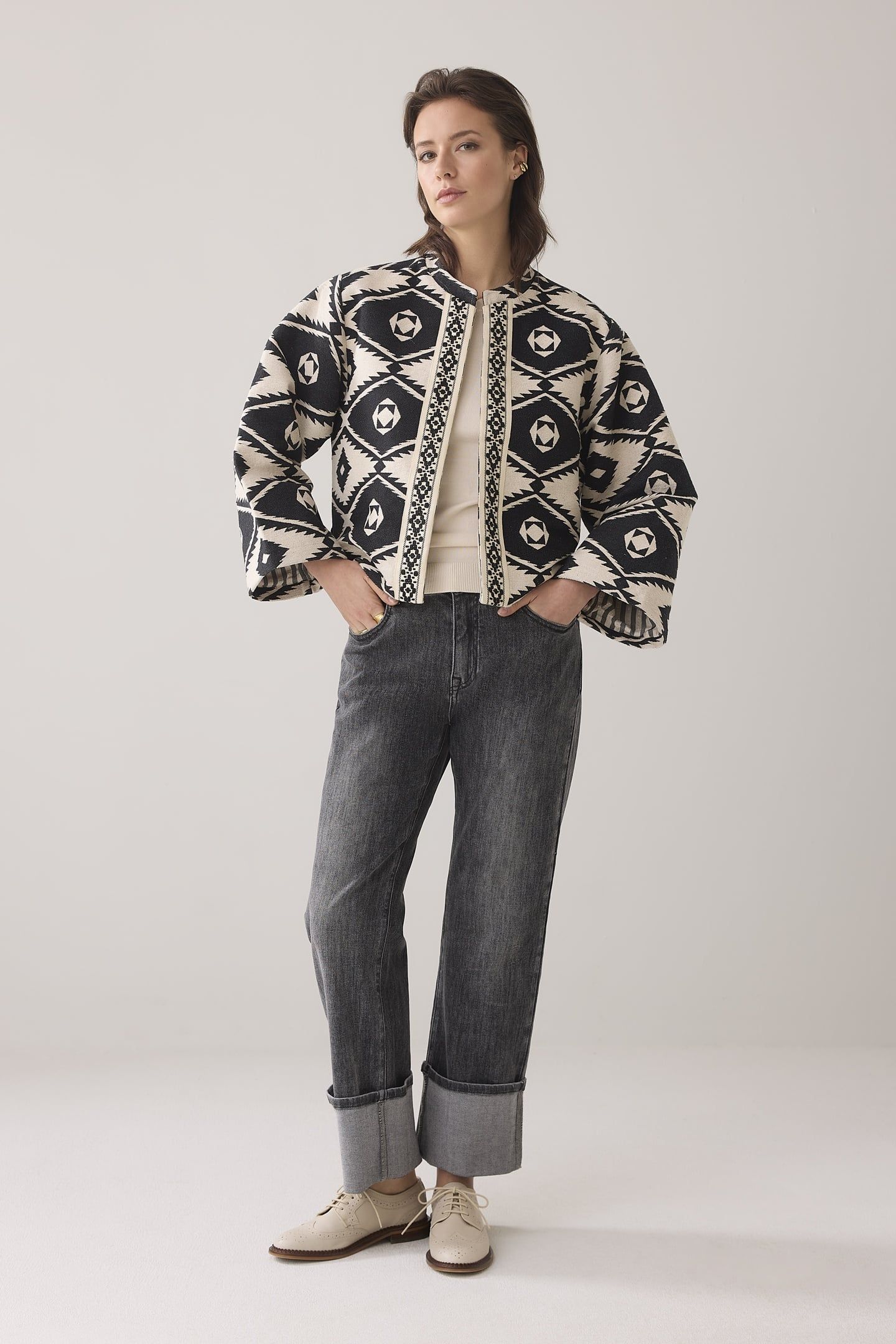 SHORT ROUND NECK JACKET GEO AZTEK BLACK 1