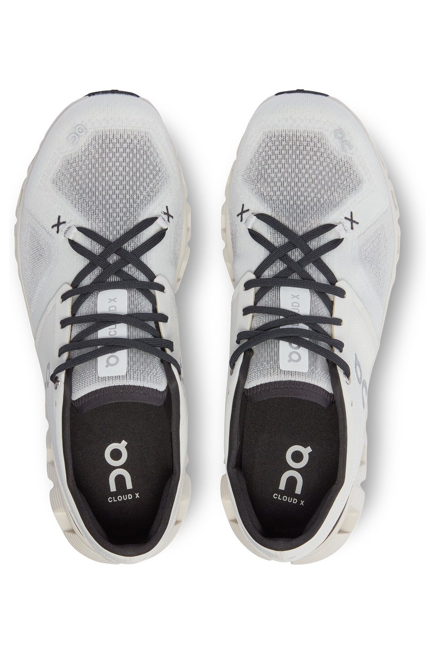 CLOUD X 3 M IVORY | BLACK 4