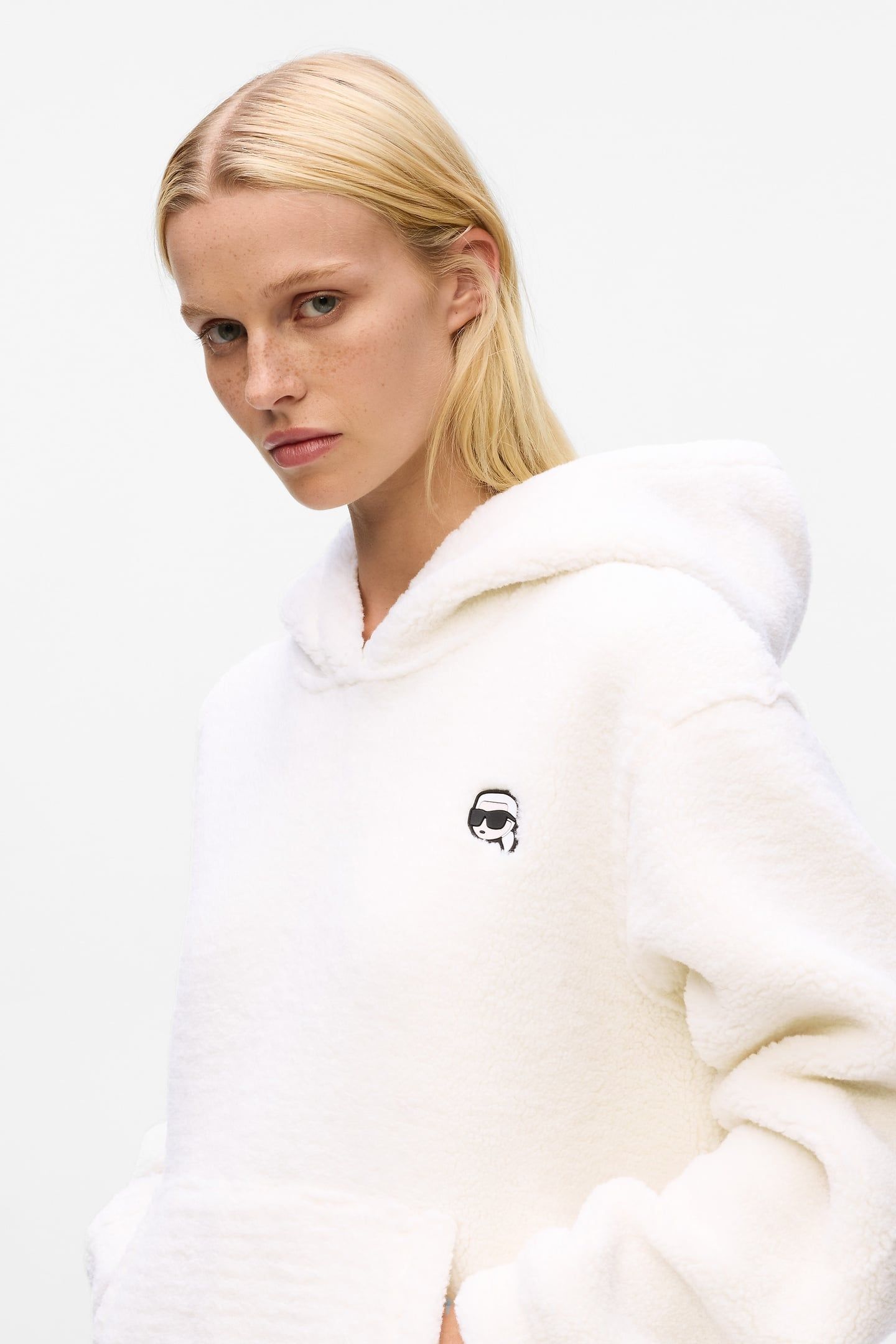 CANNOLI CREAM IKON PATCH TEDDY HOODIE 2