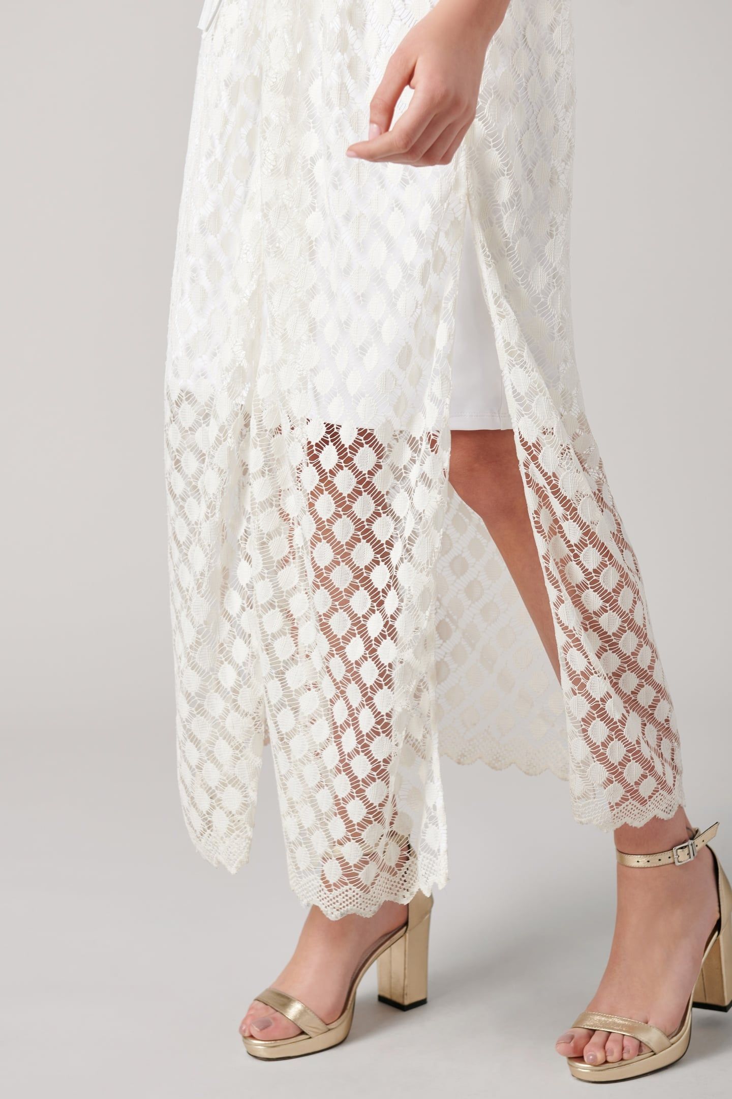 CASTA MOON WHITE 4
