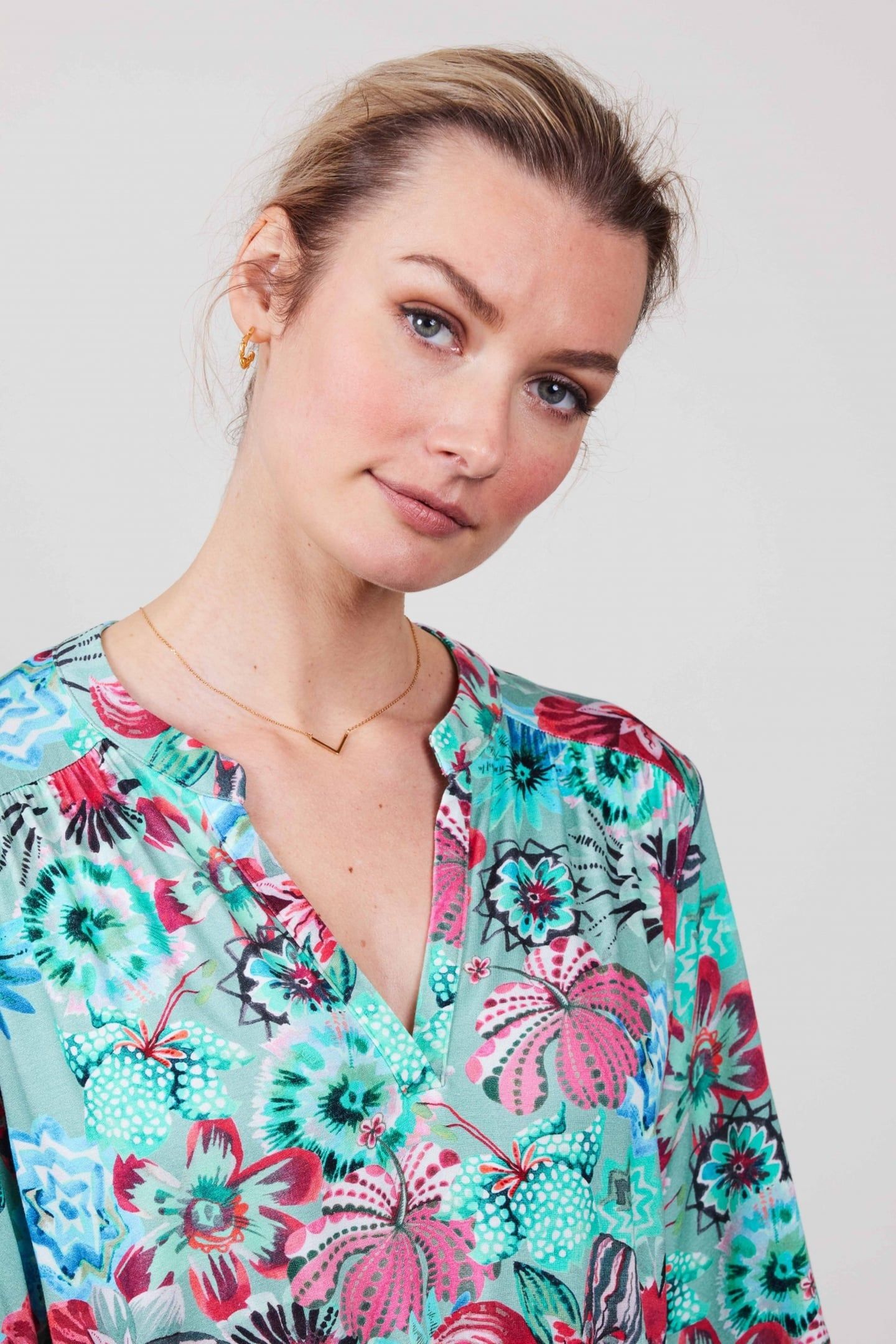 DRESS BAILY IN GRANITE GREEN WITH FLORAL MEDLEY 3