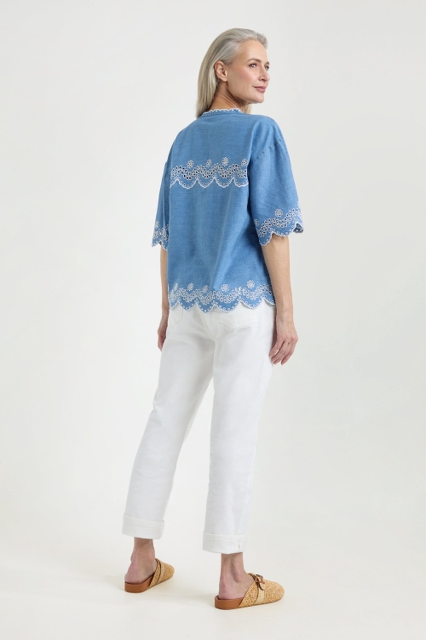 JUDITH BLOUSE LIGHT JEANS 3