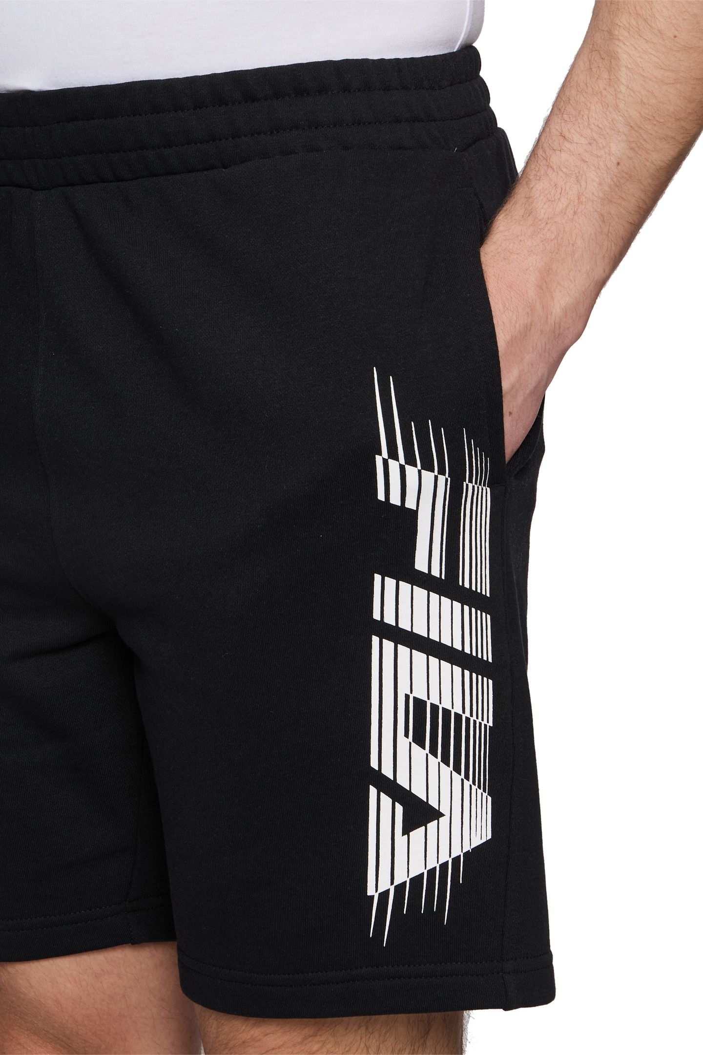 TRICESIMO SHORTS BLACK 6