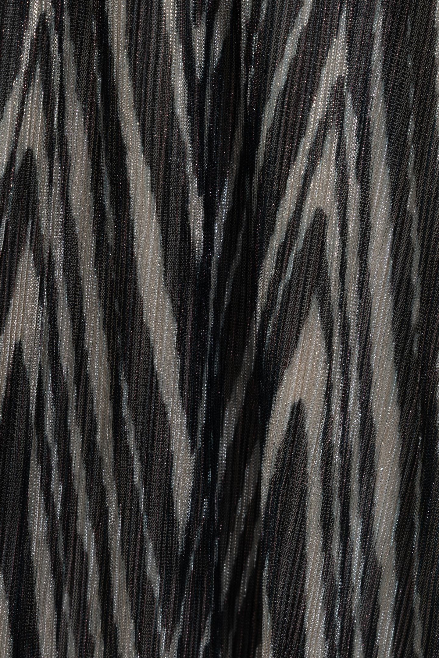 BLACK LONG DRESS WITH GOLD HERRINGBONE PATTERN 7