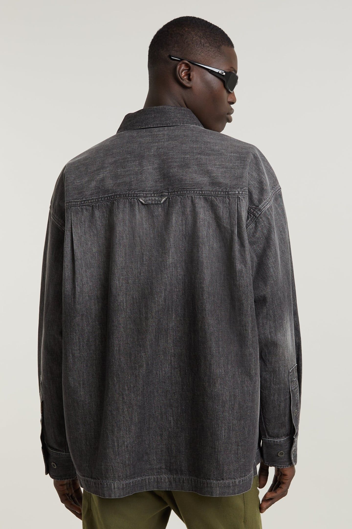 BOXY FIT FLAP POCKET SHIRT WORN IN OVERCAST SKY 2