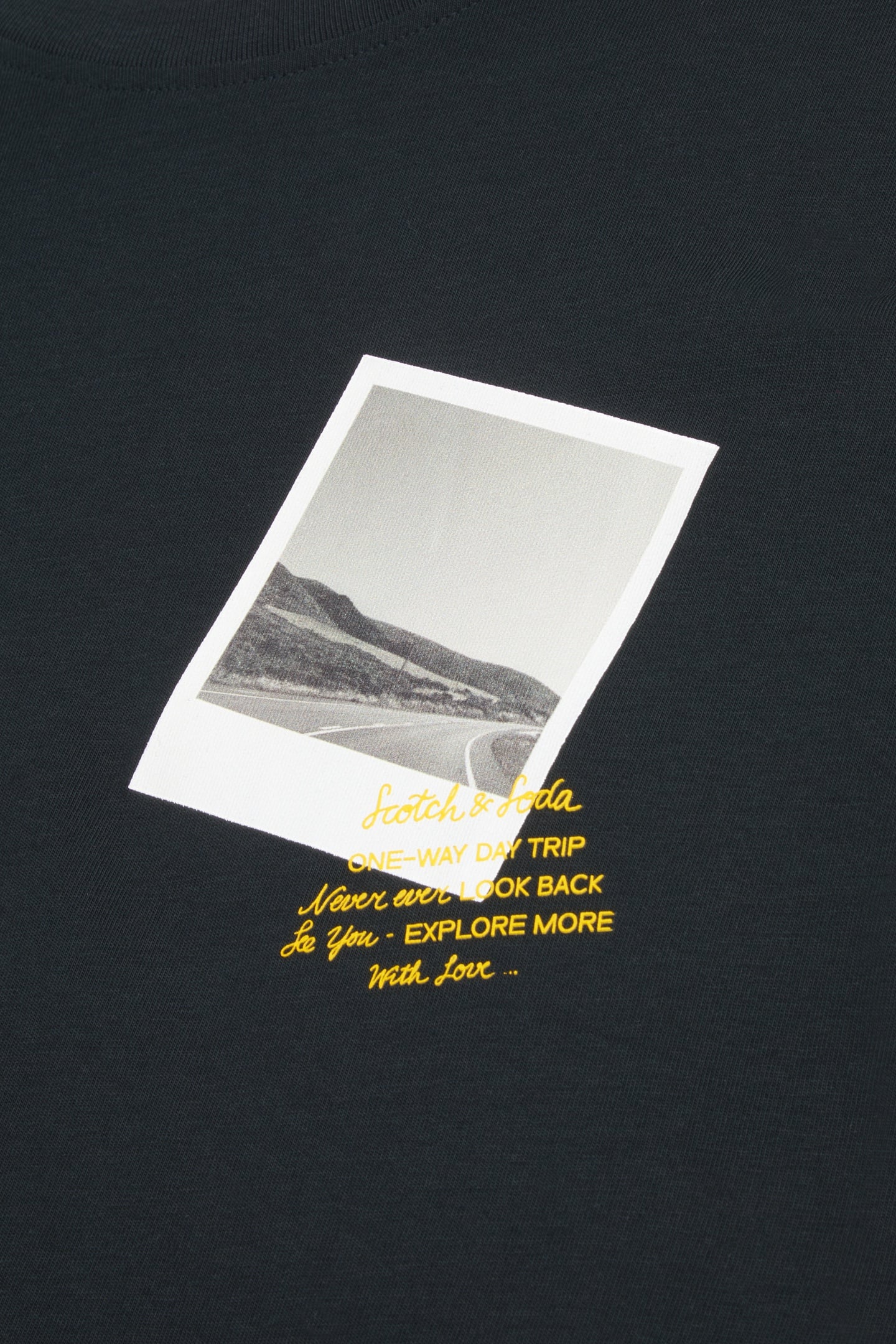 GRAPHIC TEE METEORITE 3