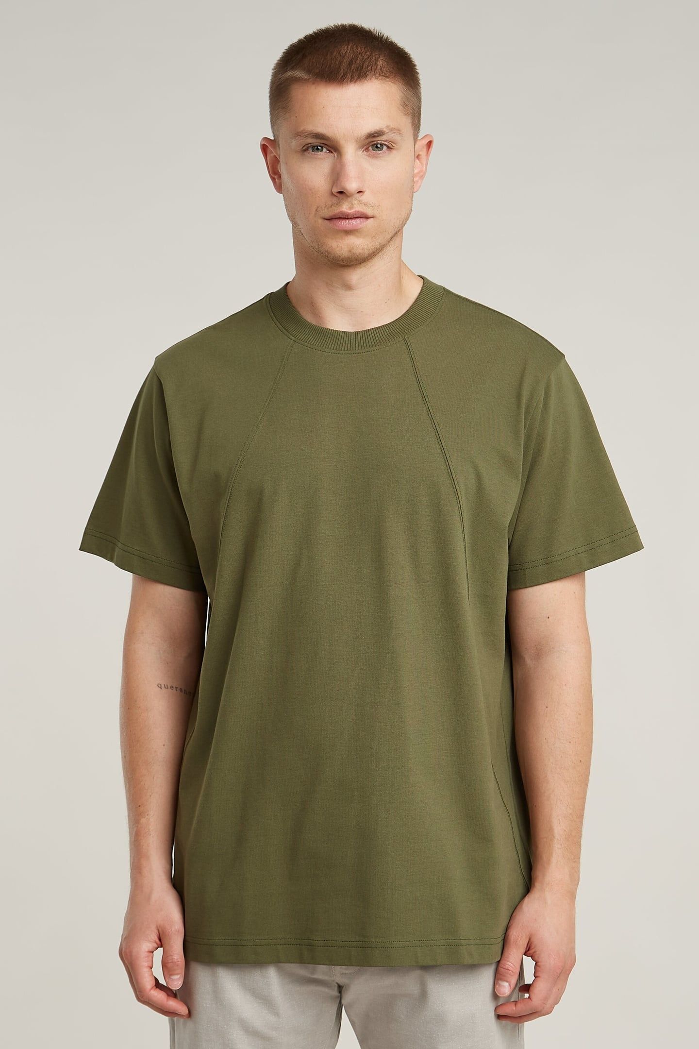 SEAM DETAIL LOOSE R T SHADOW OLIVE 2