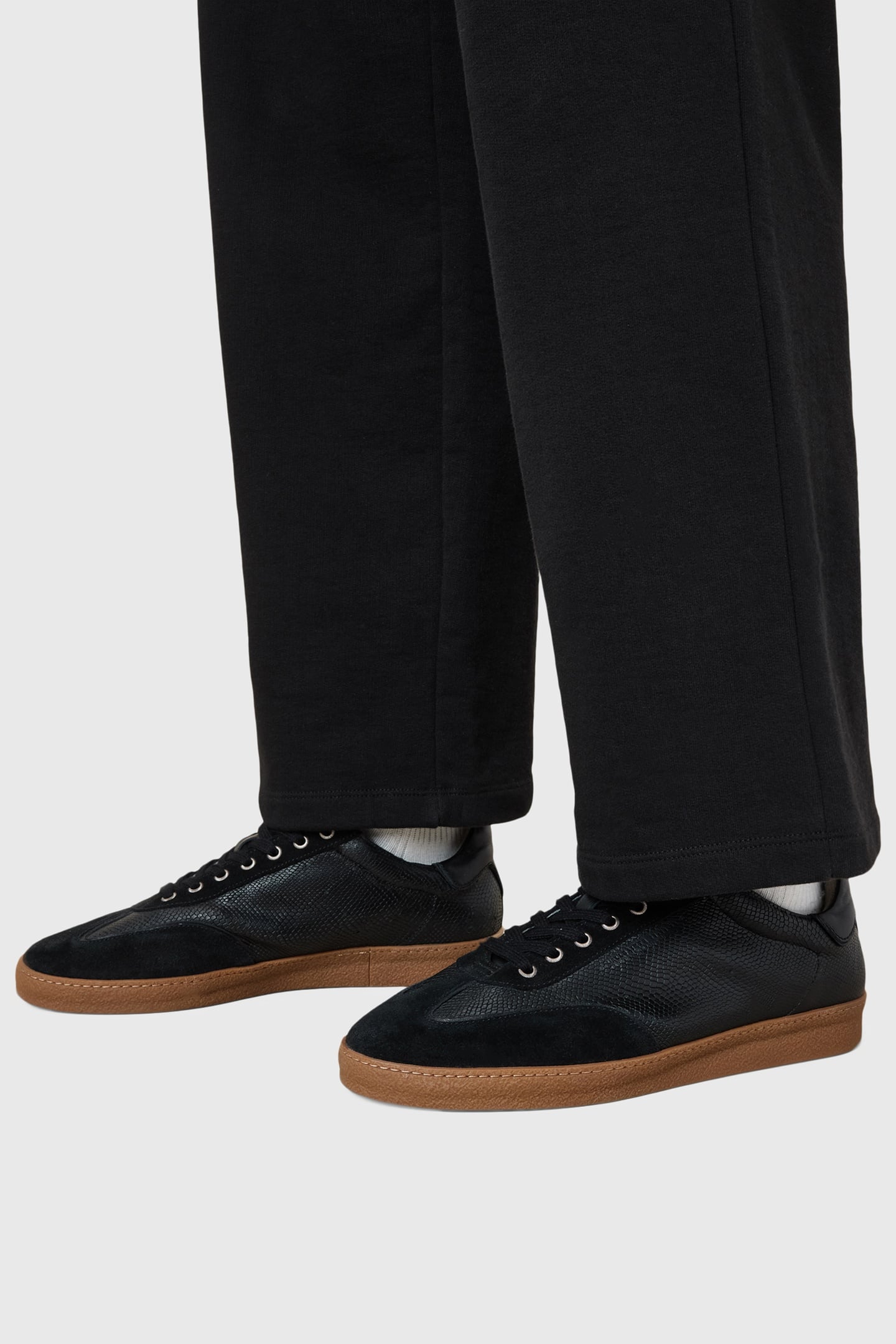 LEO LOW TOP BLACK/GUM 1