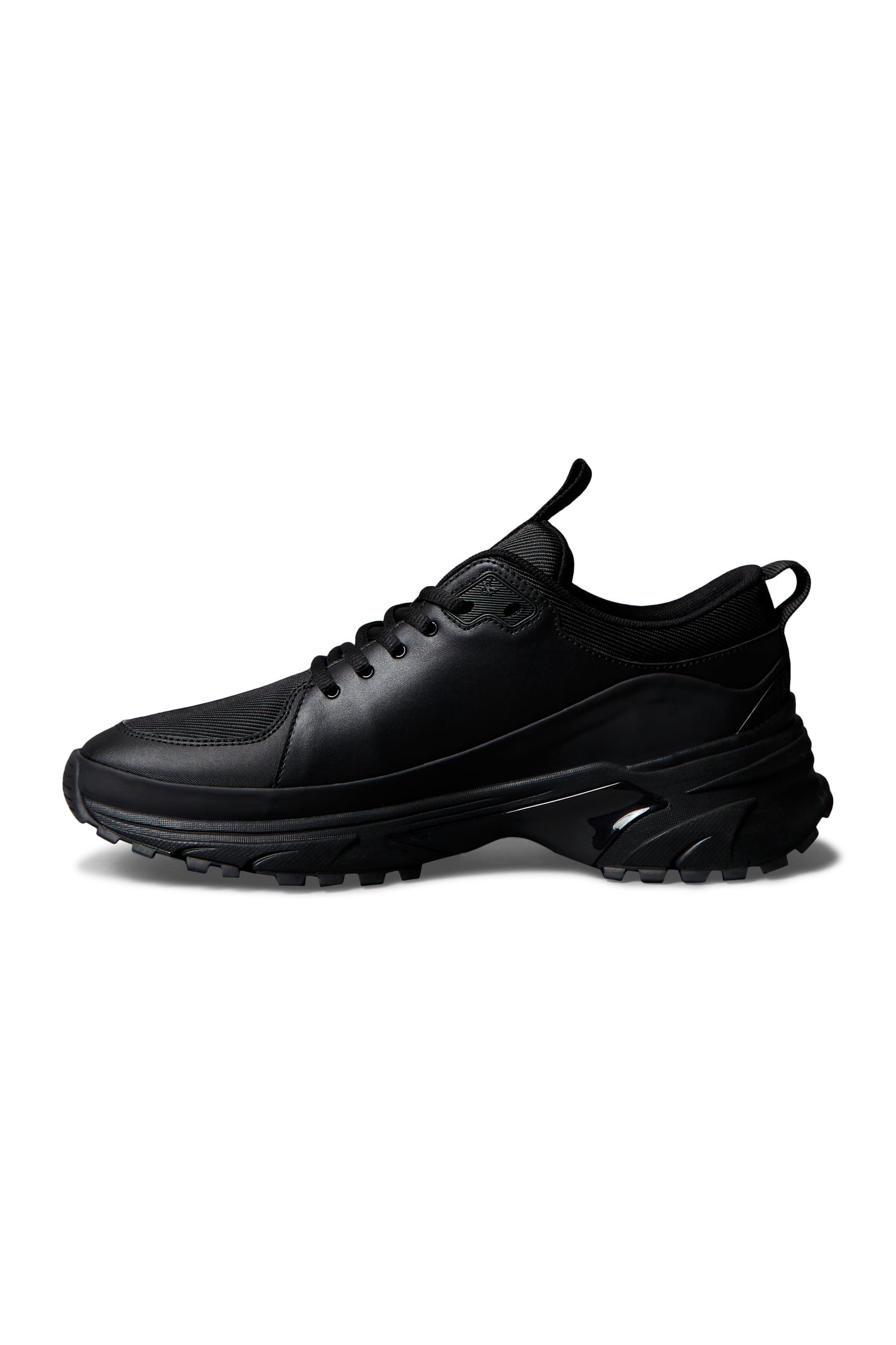 HIKE RUNNER LACEUP SNEAKERS TRIPLE BLACK 6