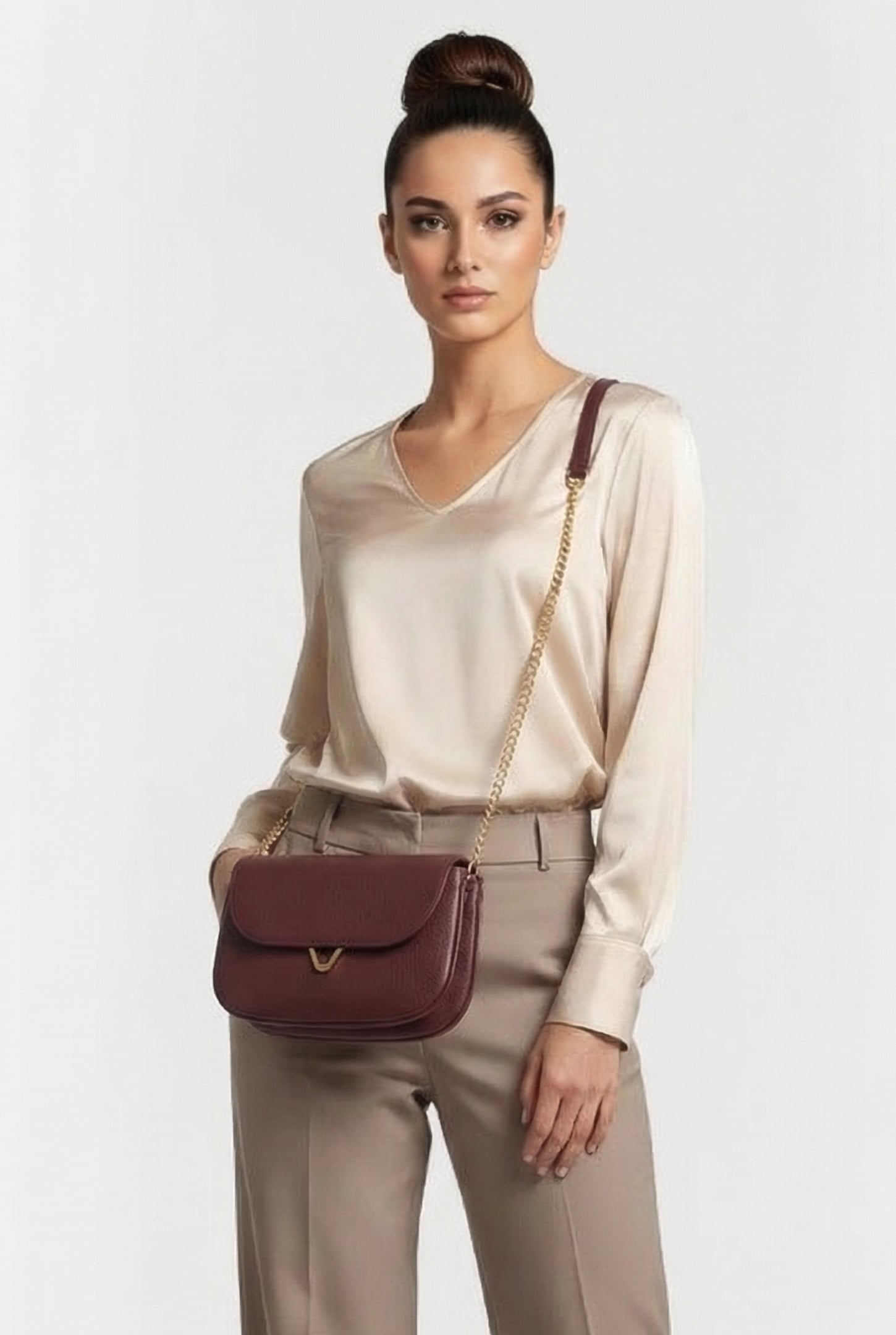 MINI CROSS BODY CHAIN BAG 1