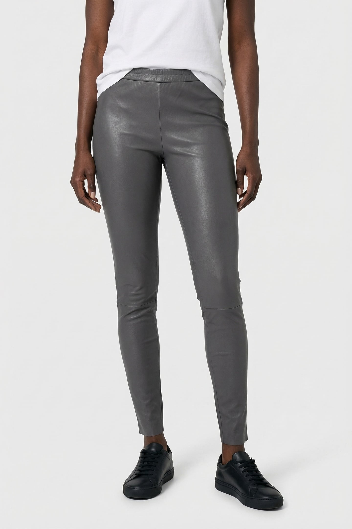 SUZANNE CHARCOAL 1