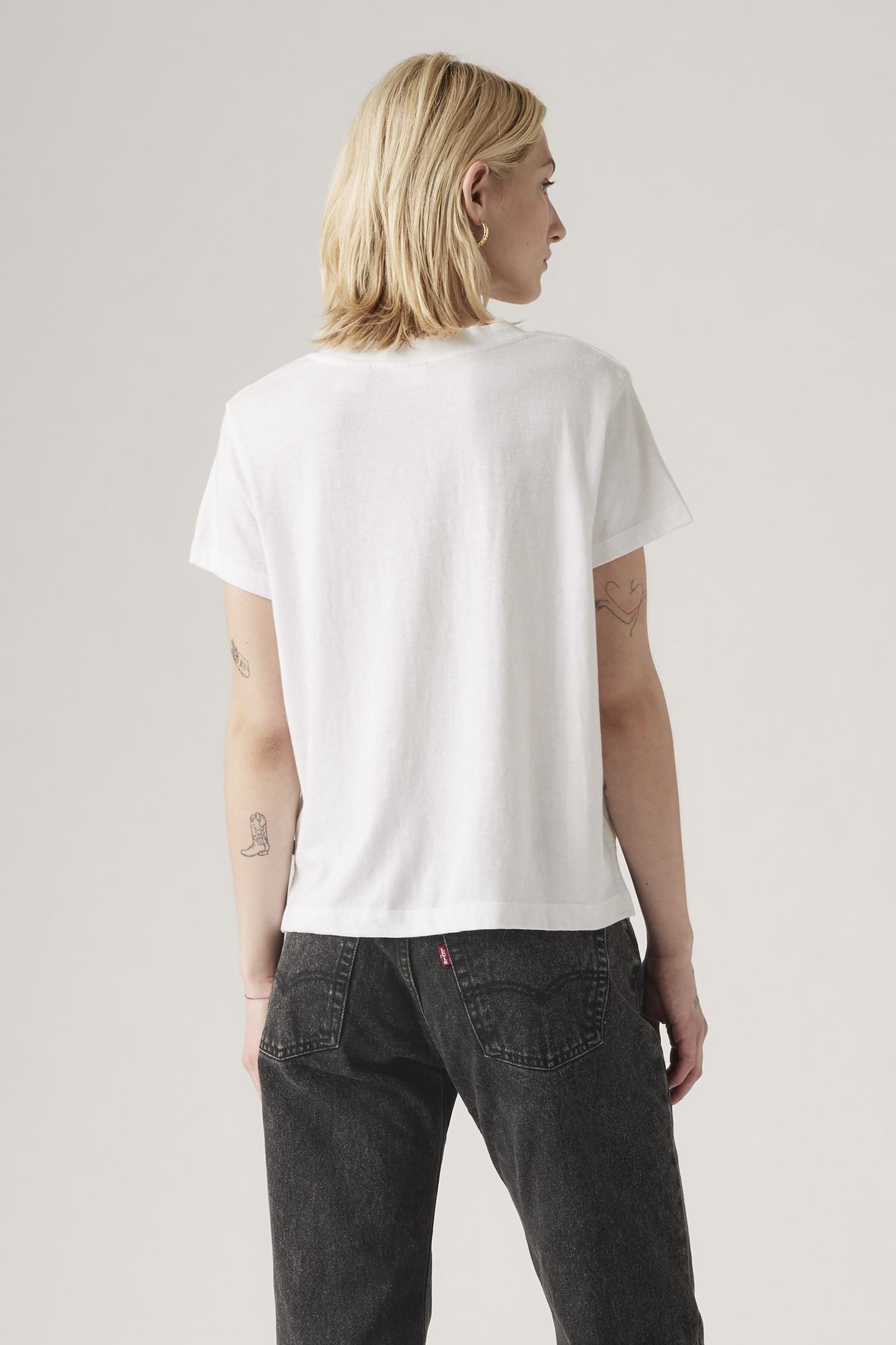 BOXY V-NECK TEE 3