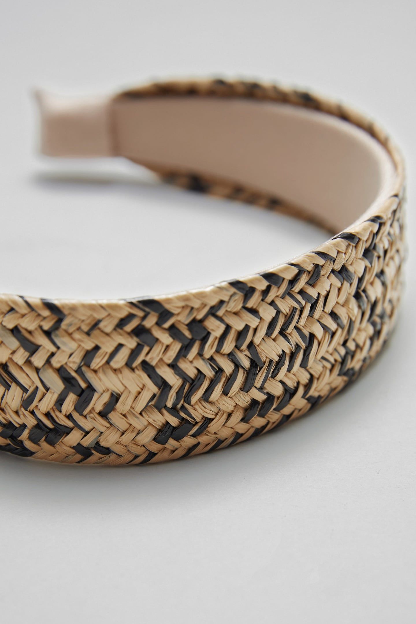 LAIA HEADBAND BLACK 2
