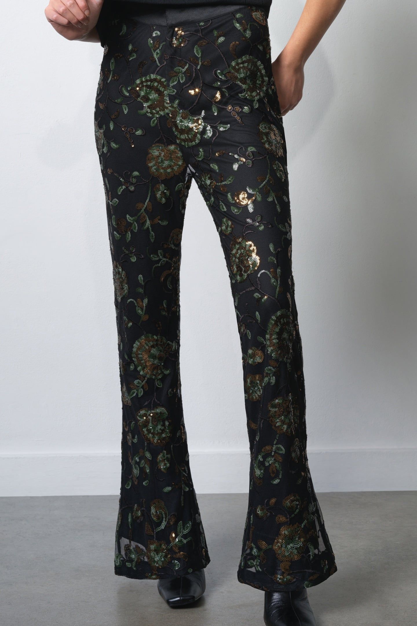 ROSHENE SEQUIN FLARE TROUSERS BLACK SEQUIN MULTI 3