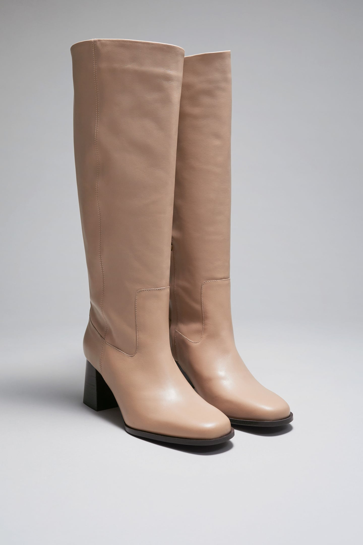 PIXIE BOOT HEEL BEIGE 2