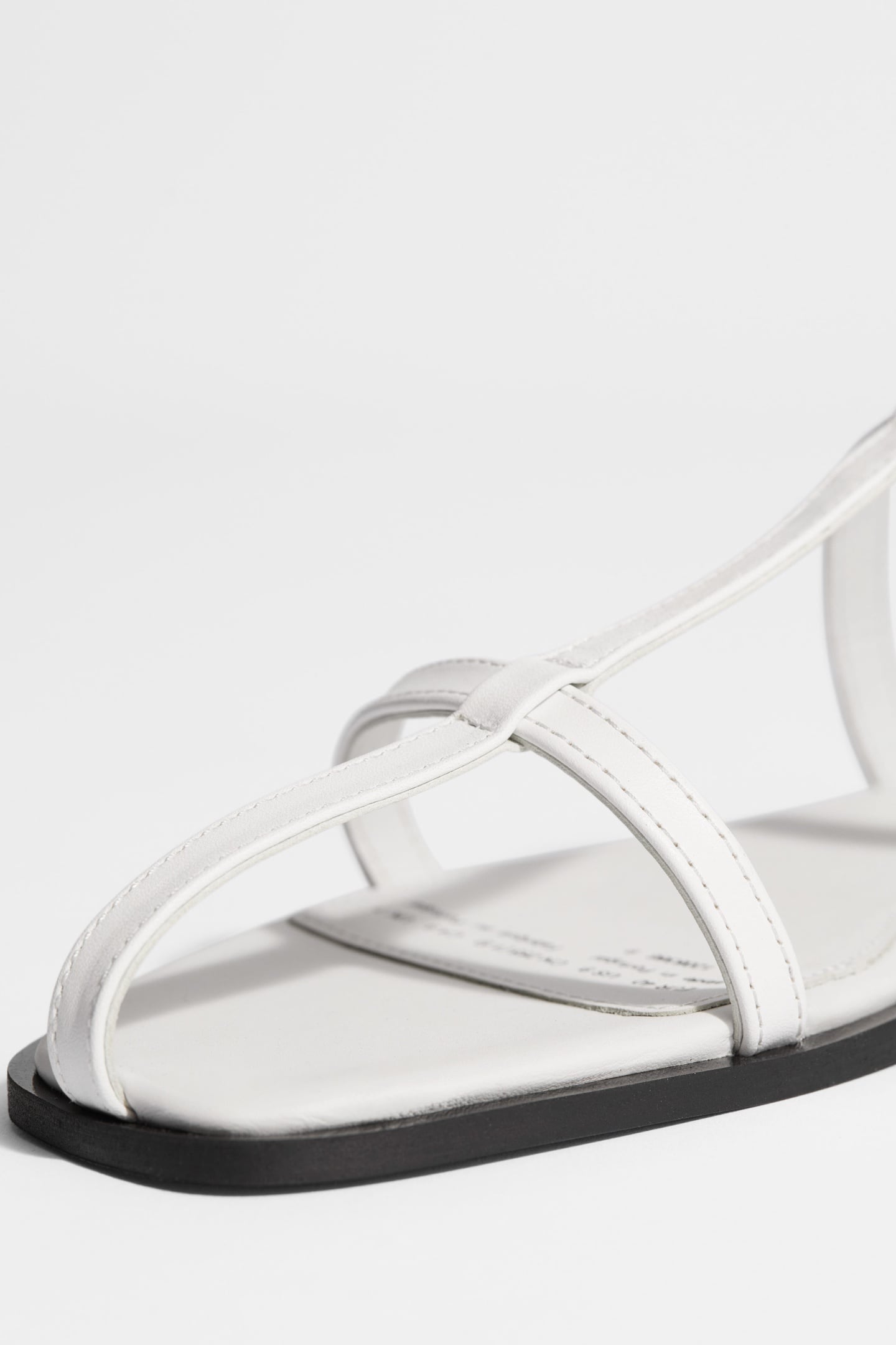 INAYA SUMMER FLAT WHITE 4