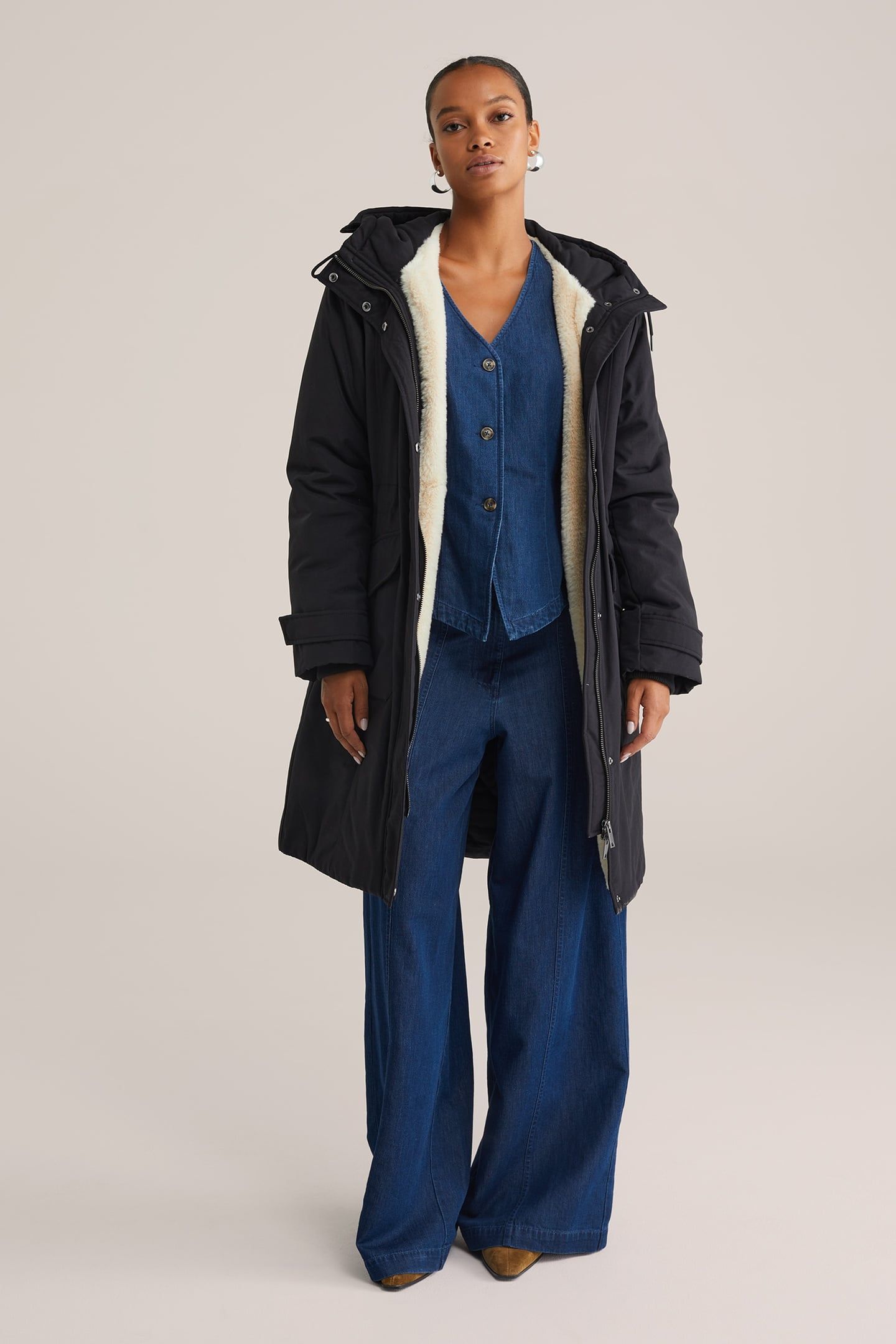 PARKA BLACK 2
