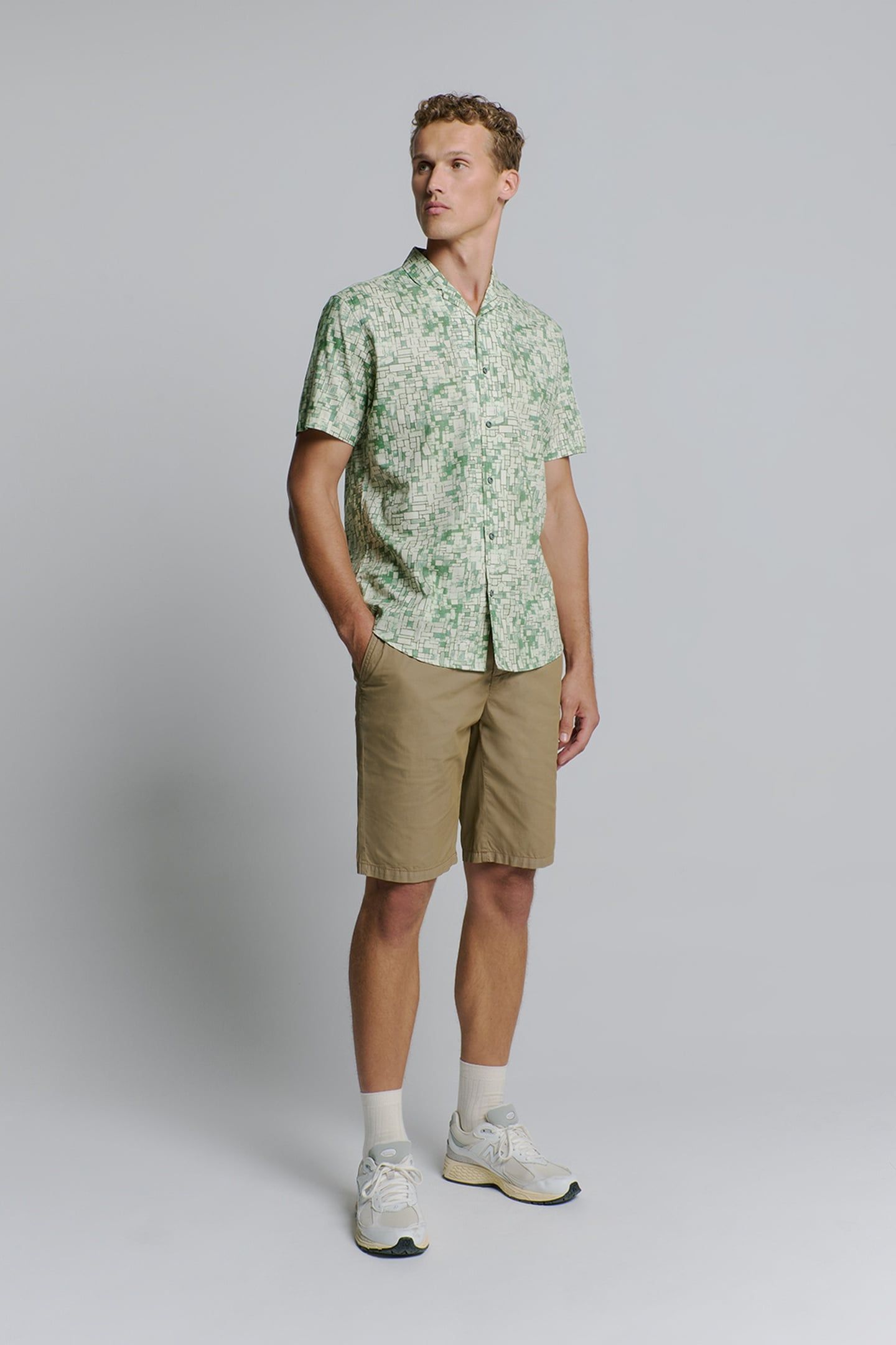 SHIRT SHORT SLEEVE REVERS COLLAR ALLOVER PRINTED GREEN 2