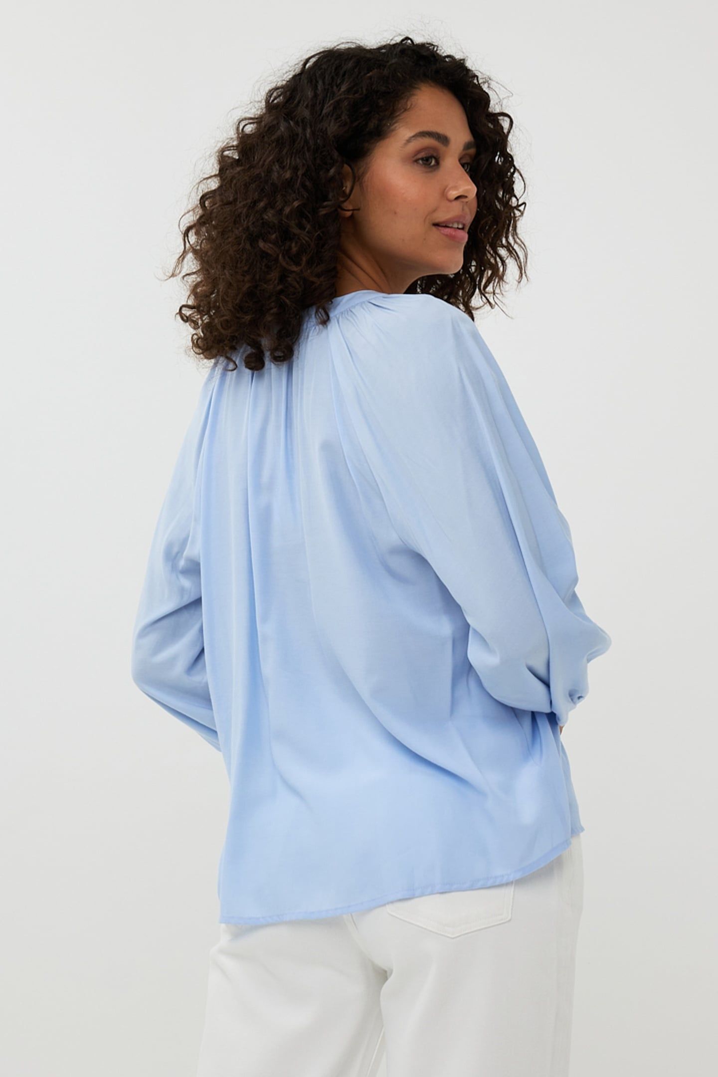 BLOUSE R-NECK RAGLAN SKY BLUE 5