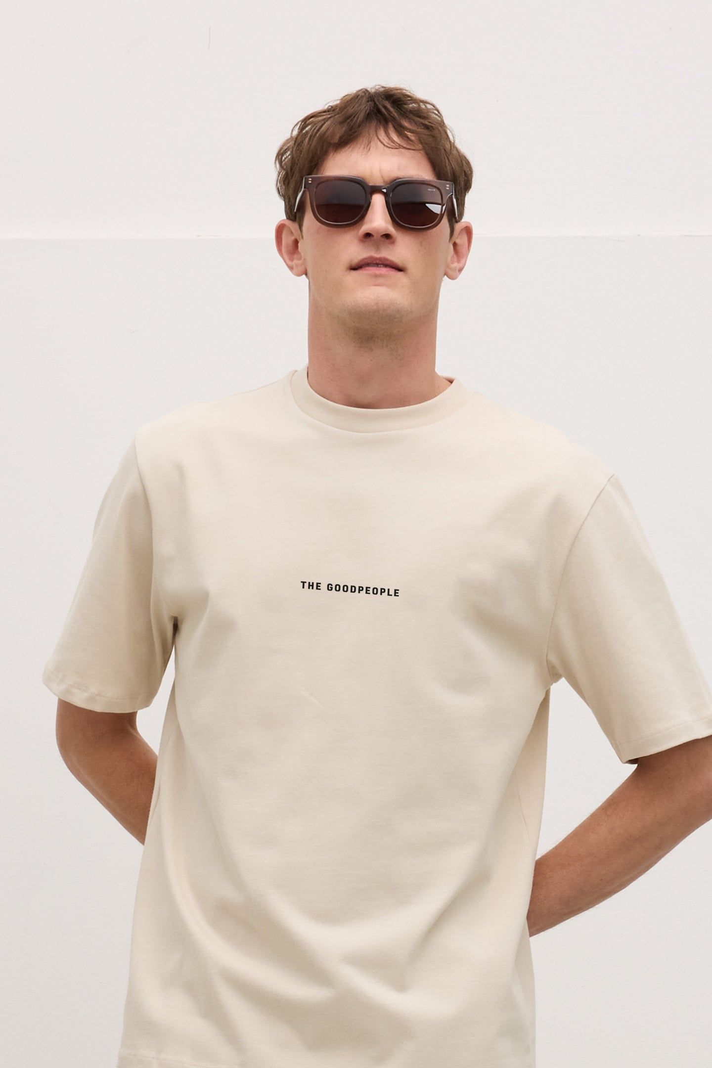 TPHOTO OFF WHITE 1