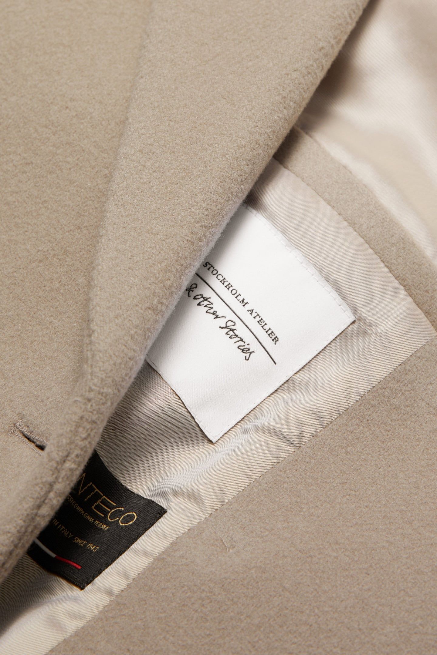 LYDIA SHORT BLAZER BEIGE 3