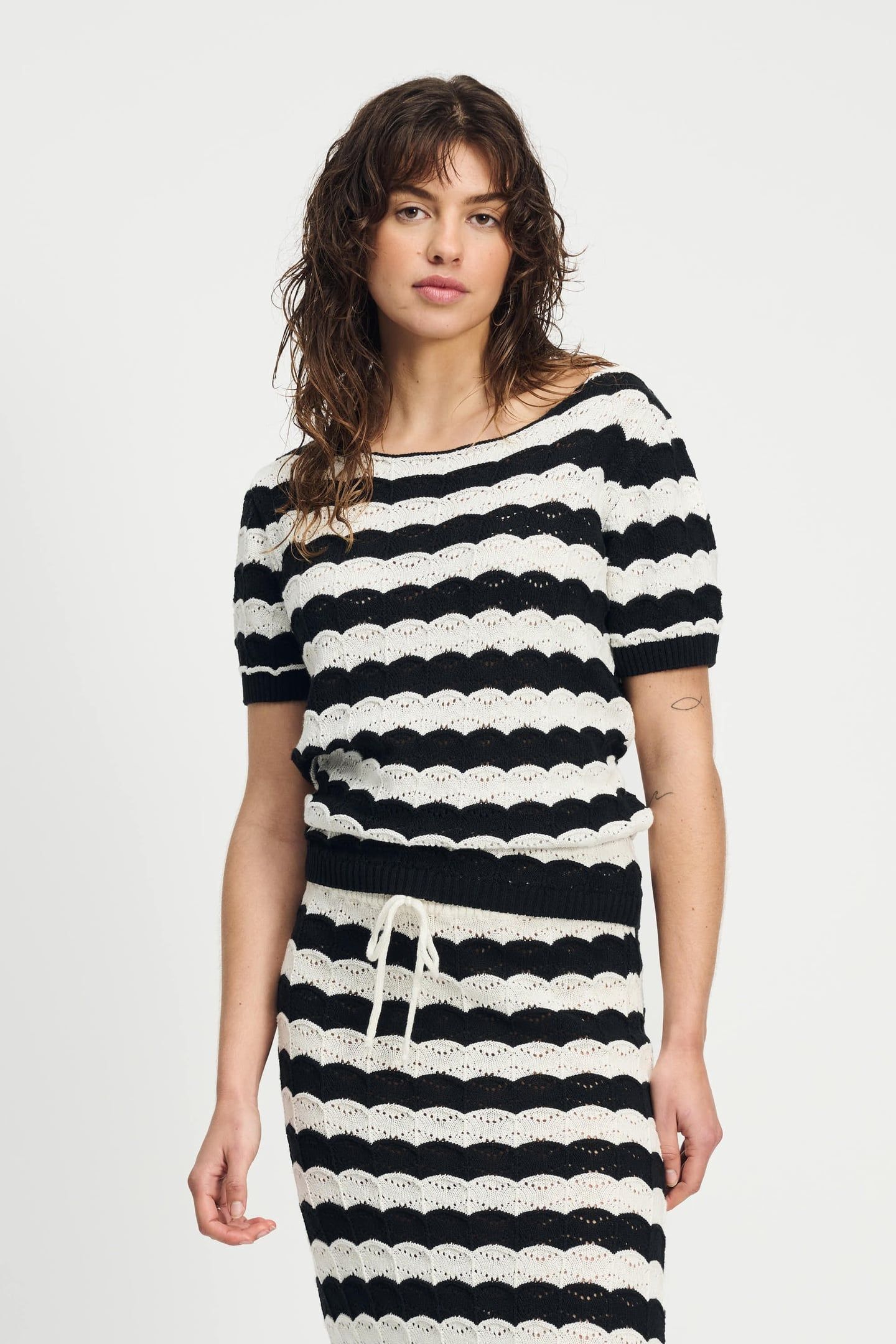 TOP - CROCHET BLACK WHITE 1