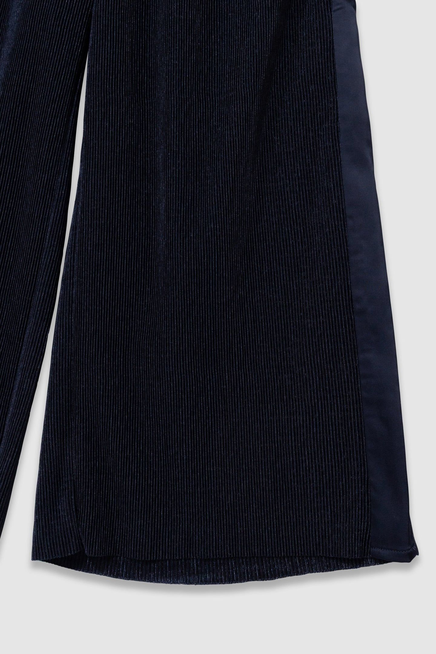 PLEATED NAVY WIDE-LEG PANTS 4