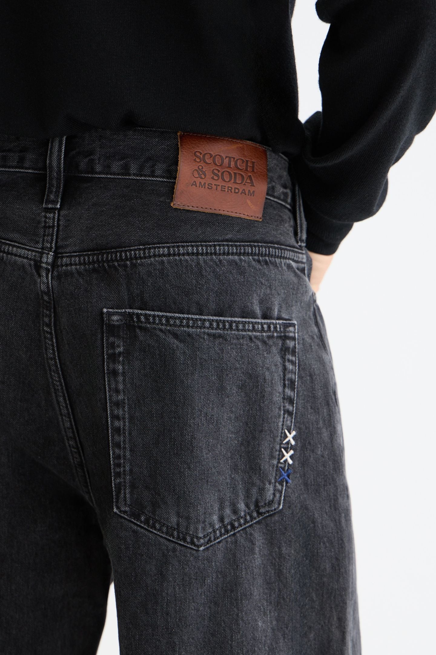CORE THE PITCH LOOSE FIT JEANS — BLACK BUZZ BLACK BUZZ 7