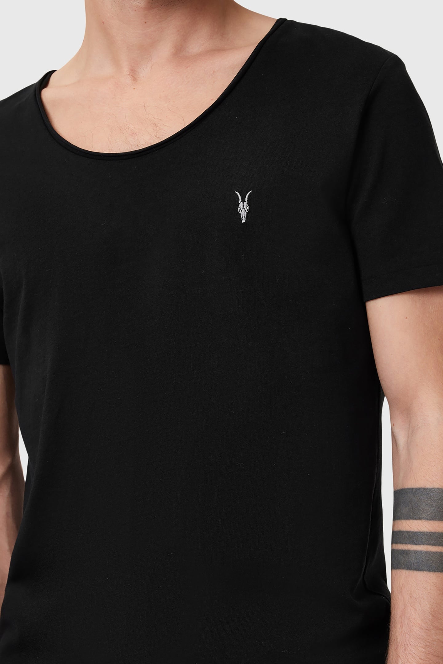 FARIS SS CREW JET BLACK 5