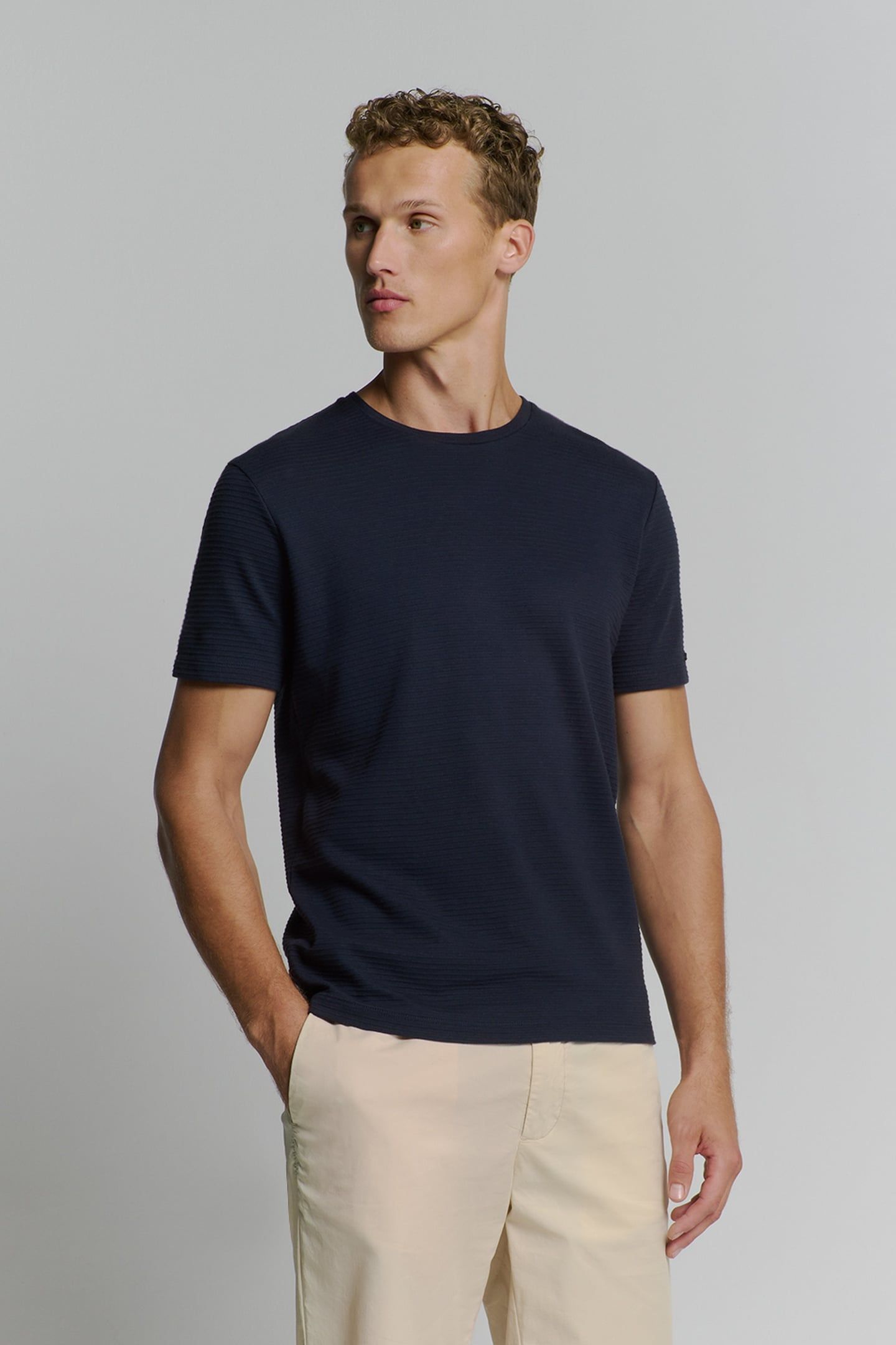 T-SHIRT CREWNECK SOLID RELIEF JACQUARD DEEP BLUE 3