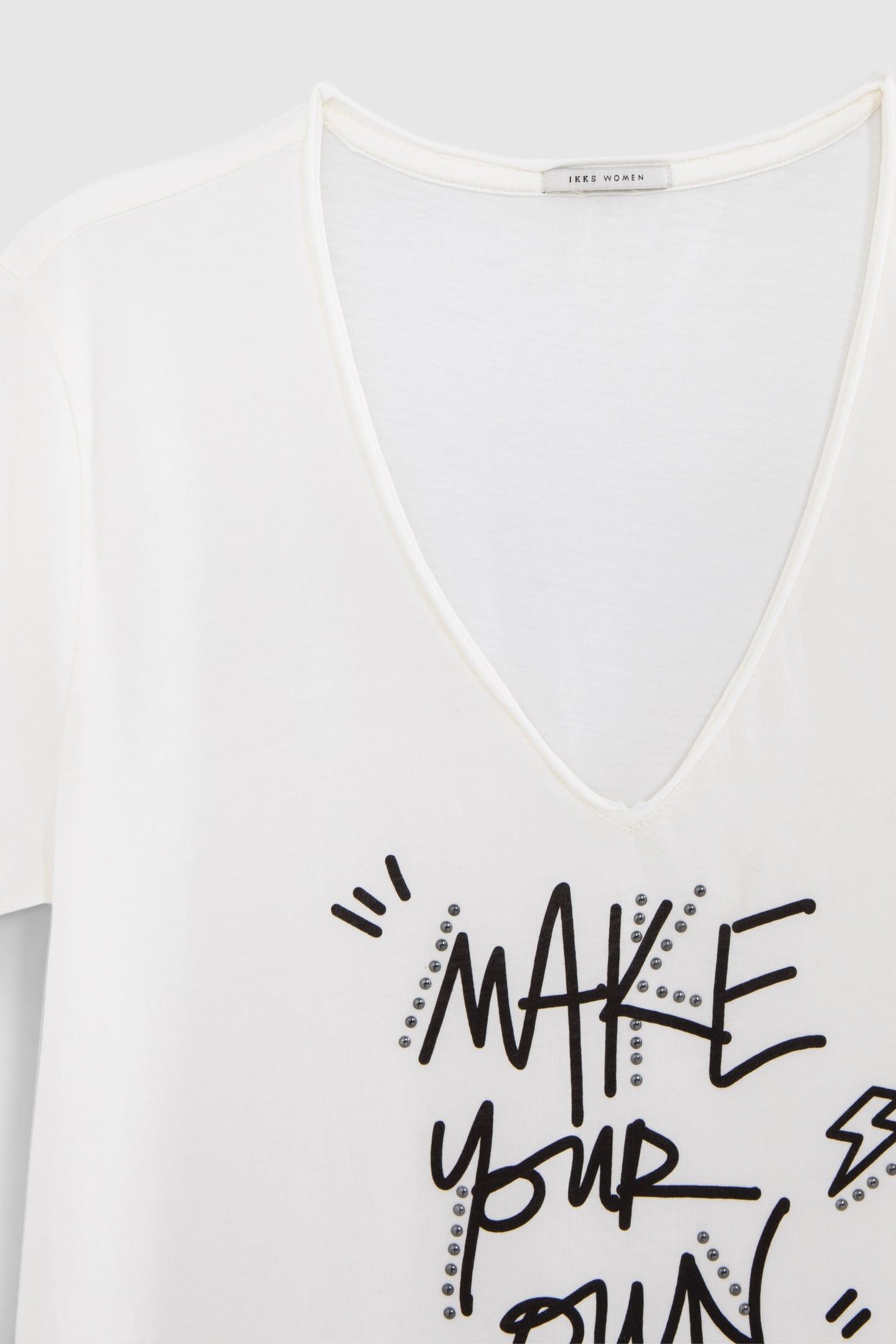 WHITE T-SHIRT WITH STUDDED SLOGAN 6