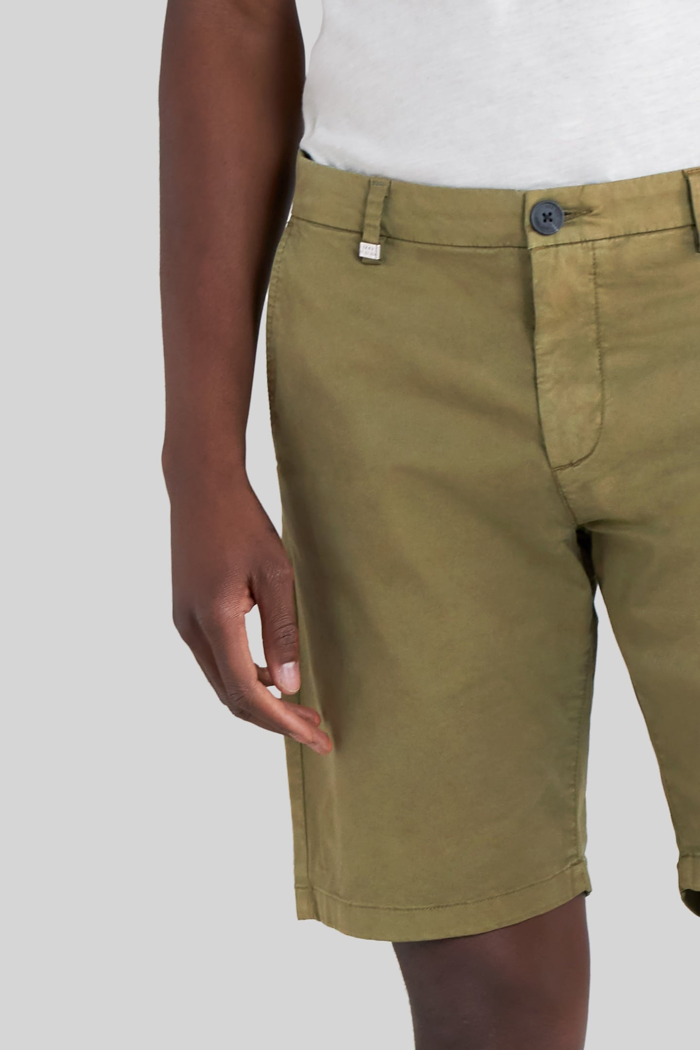 KHAKI TAPERED CHINO BERMUDAS 7