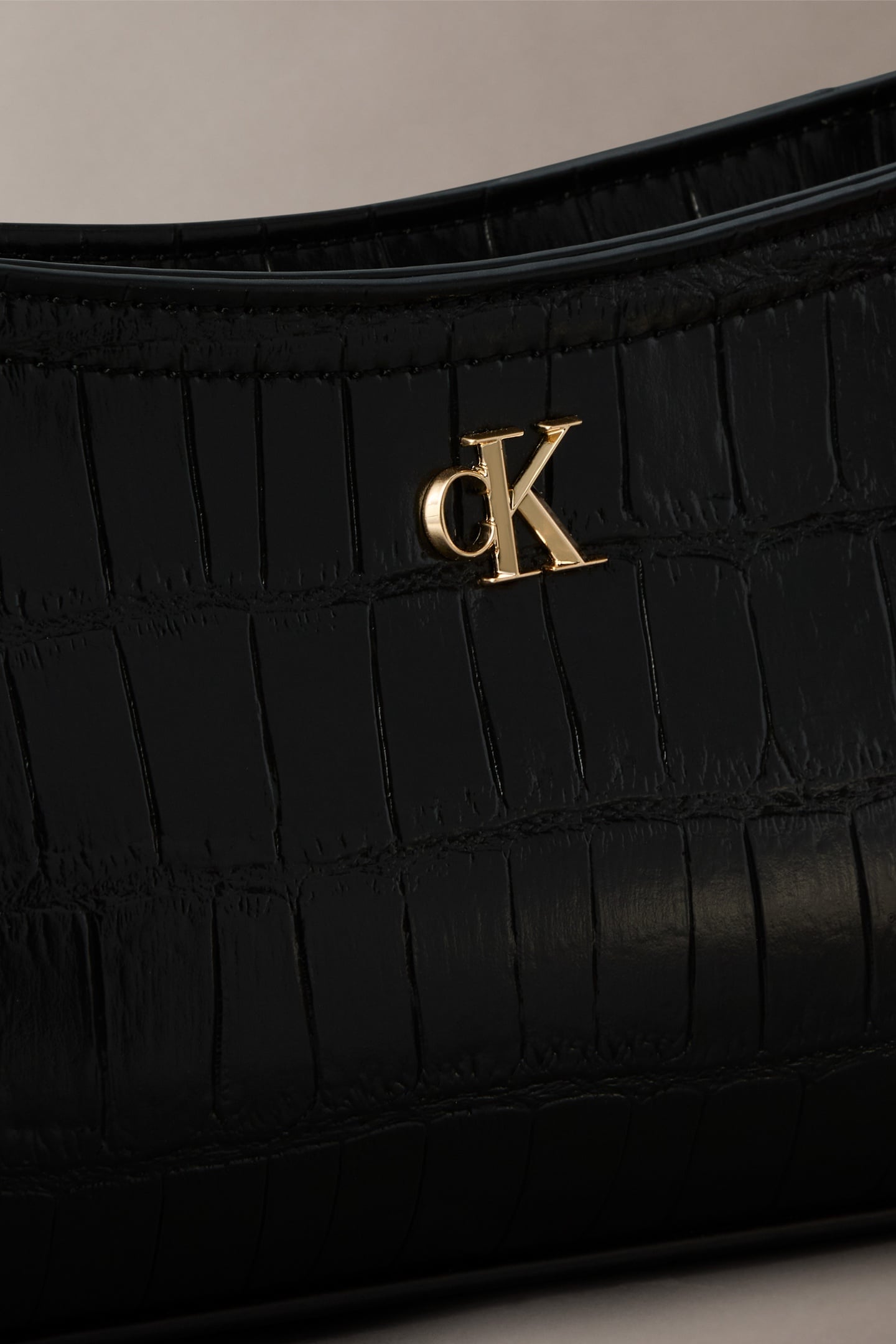 CROC SMALL SHOULDER BAG BLACK/ANTIQUE LIGHT GOLD 4
