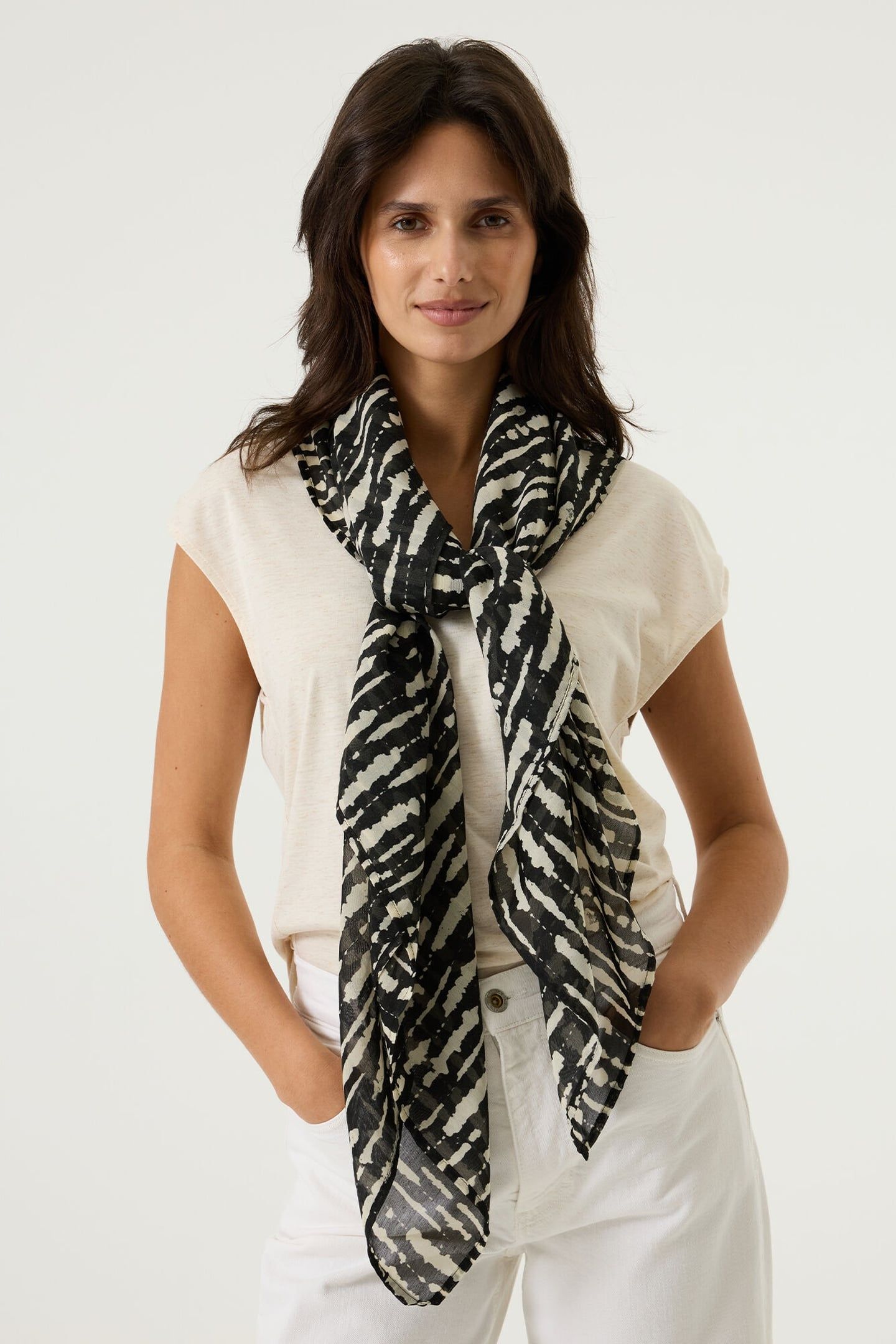 LADIES SCARF BLACK 1