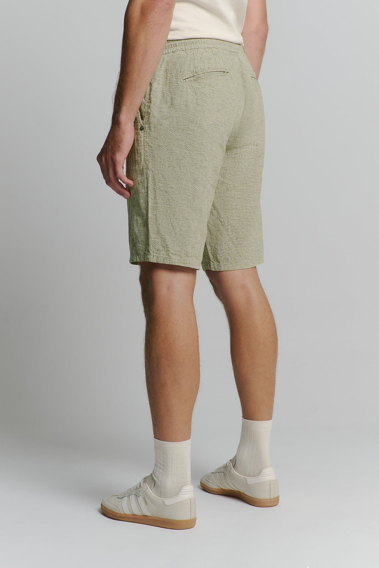 SHORT WITH LINEN MELANGE DARK MOSS 2