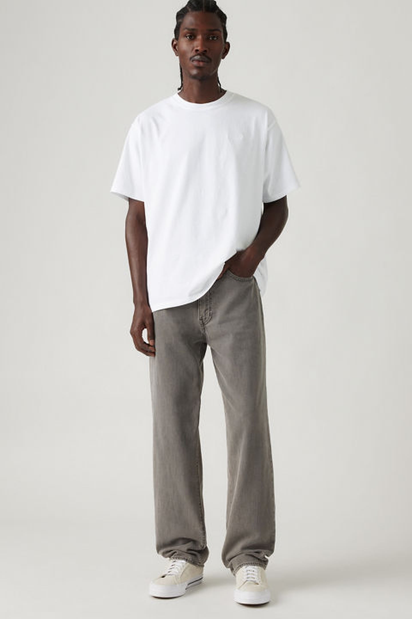 568™ LOOSE STRAIGHT LIGHTWEIGHT LINEN+ DENIM JEANS 2