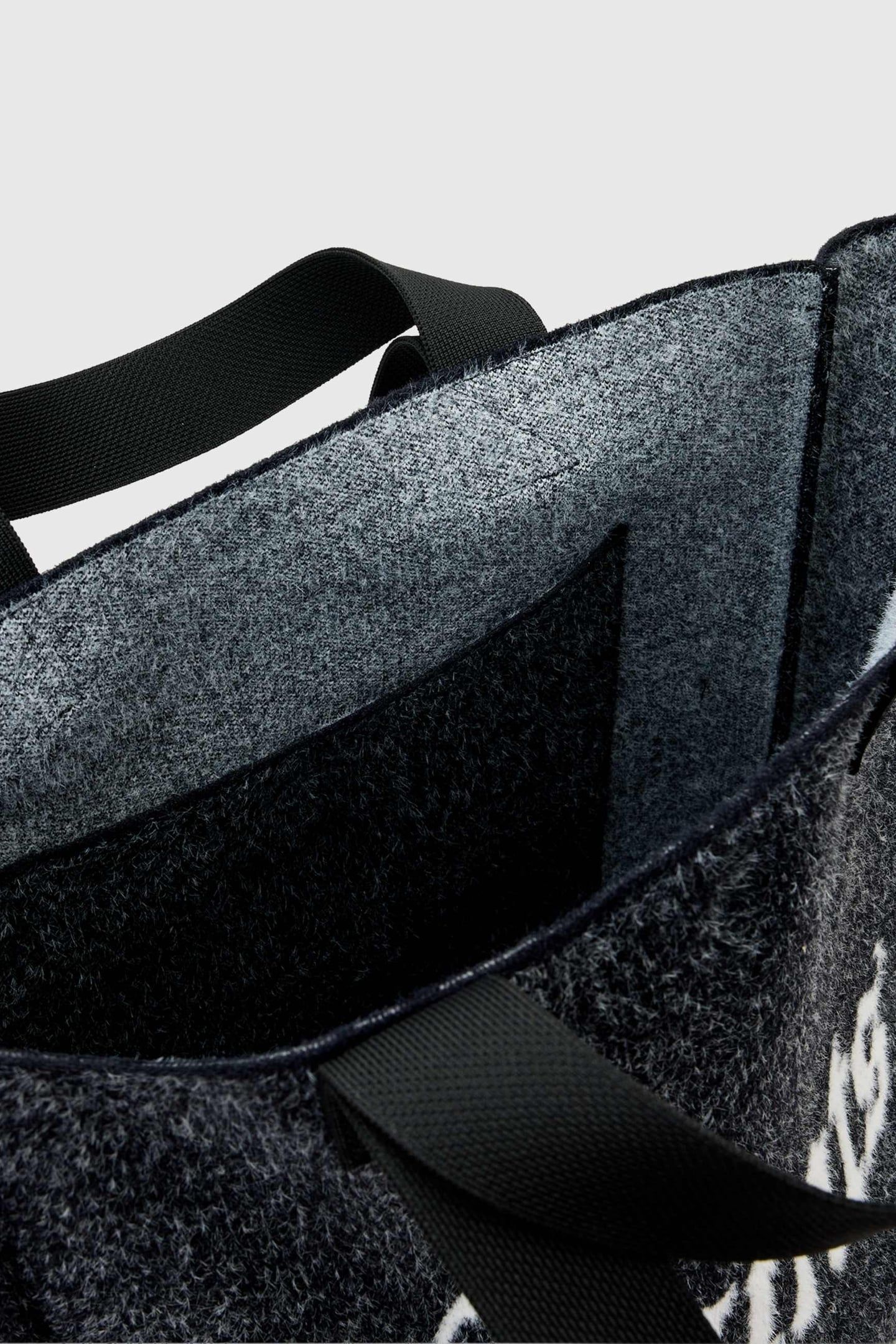IZZY FZZY SAINT TOTE BLACK 8