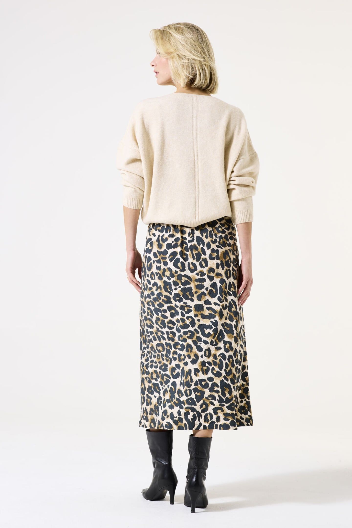LADIES SKIRT ALMOND 3