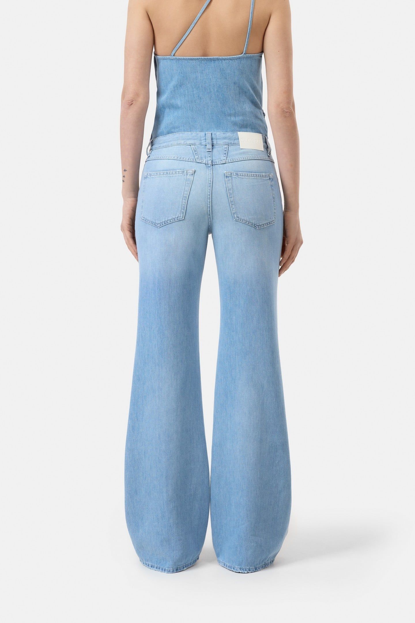 GILLAN LIGHT BLUE 2