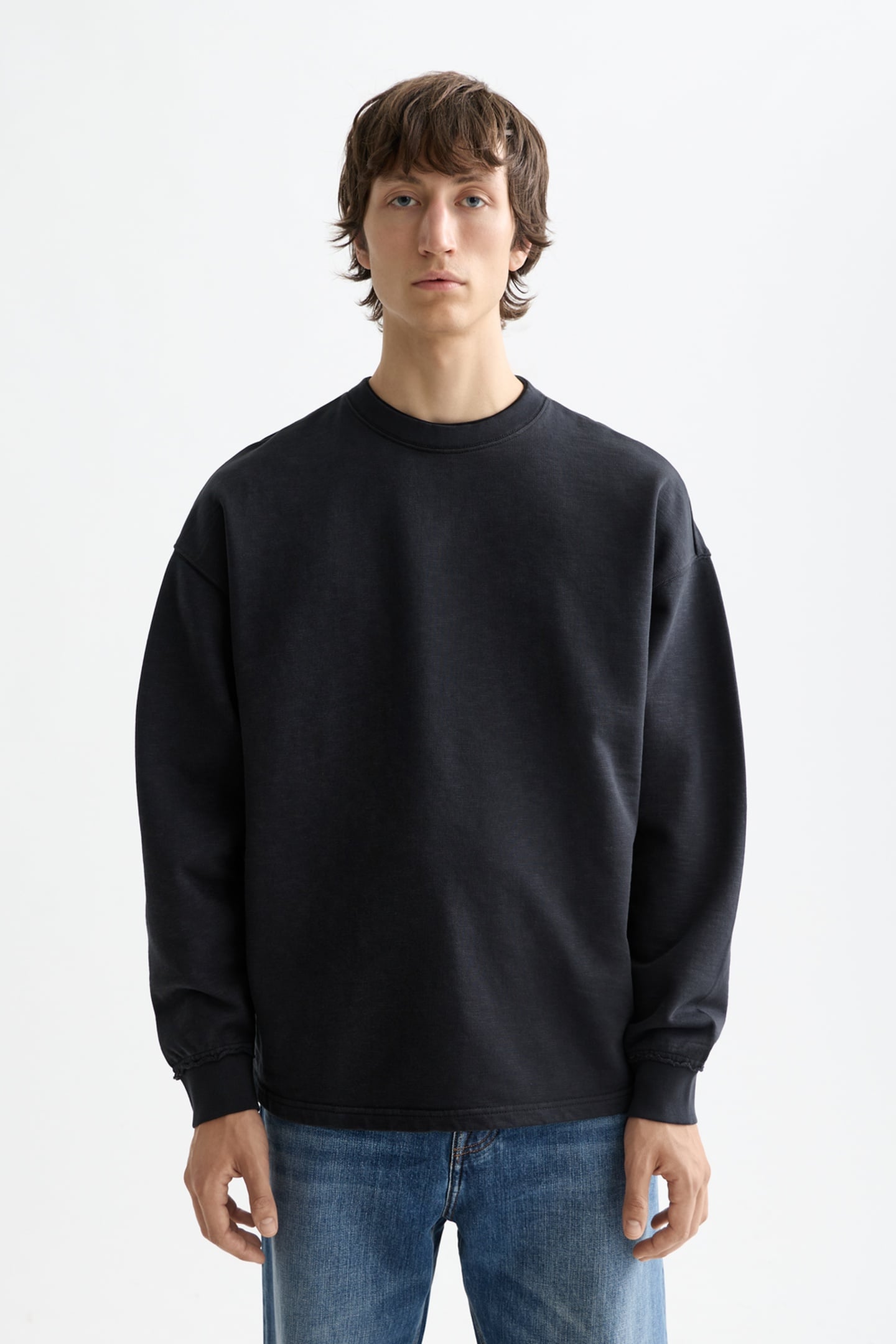 CORE - 3 CROSSES SWEATSHIRT BLACK 2