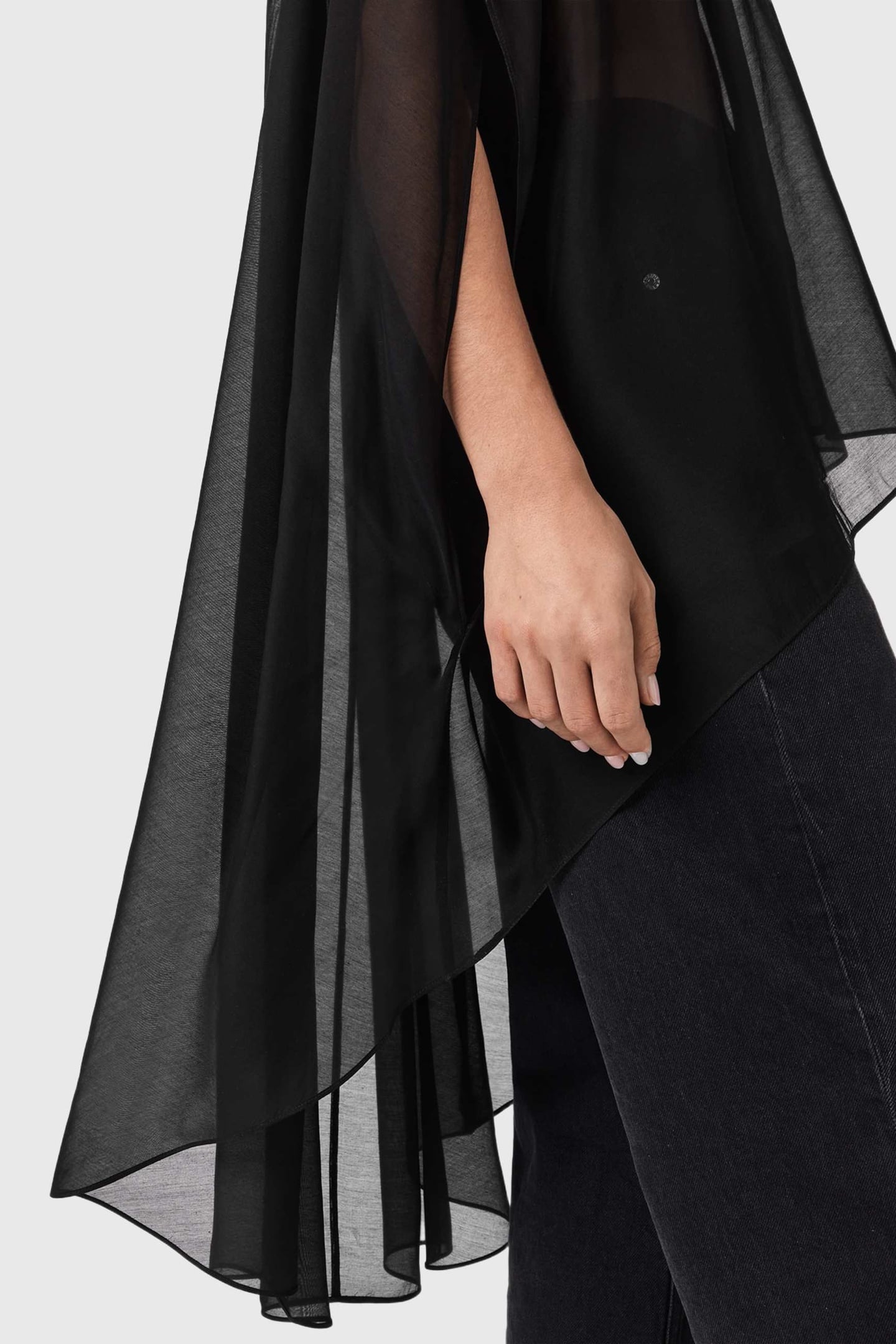 SEZ TULLE CAPE BLACK 5