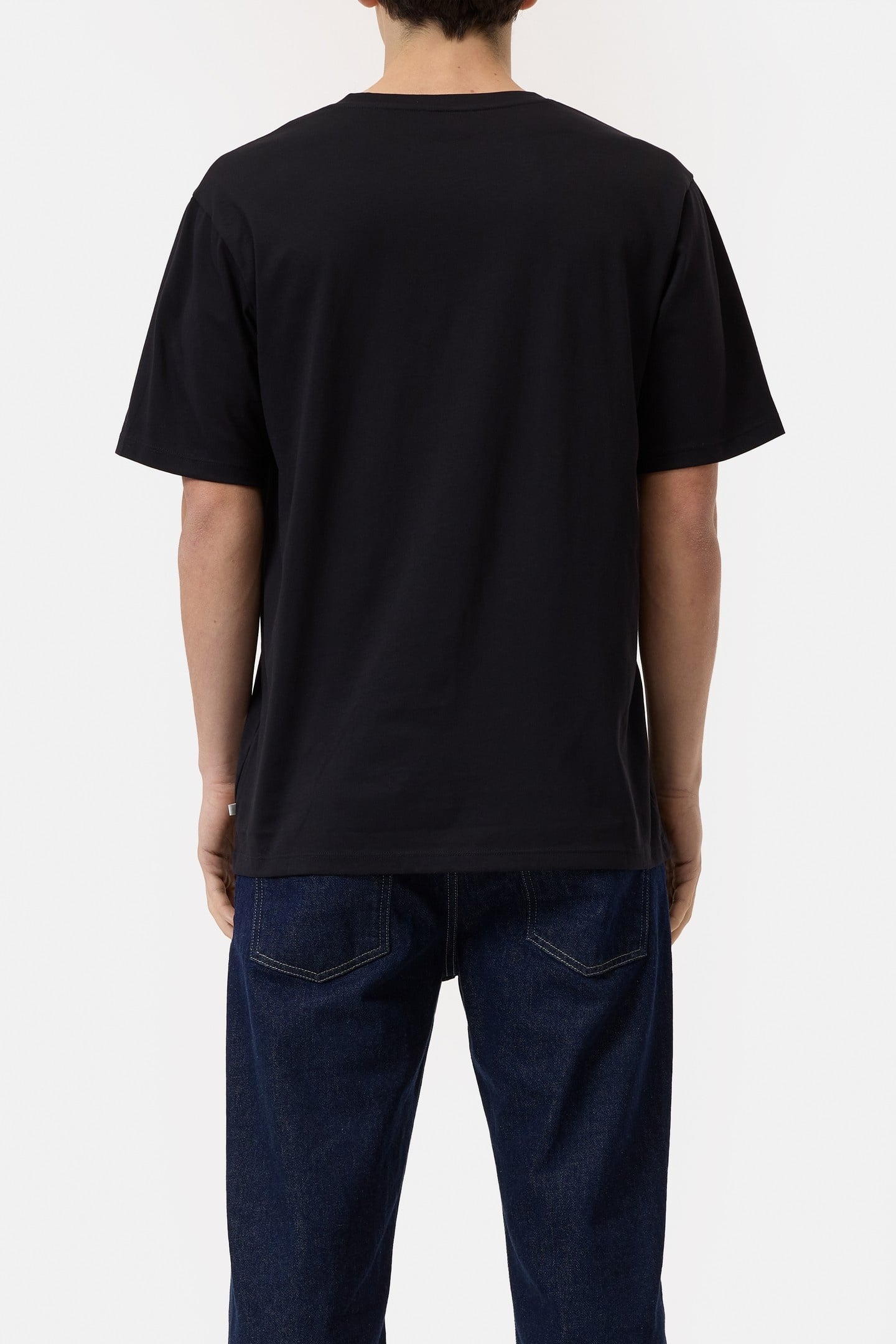 V-NECK T-SHIRT BLACK 2