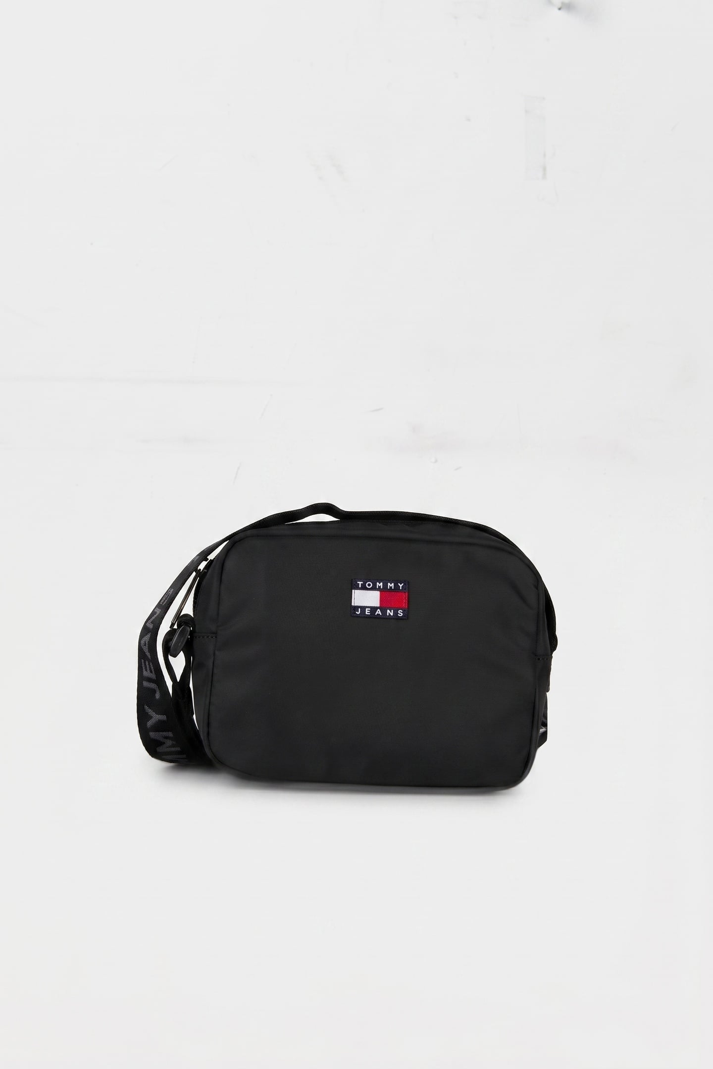 UNISEX ESSENTIAL DAILY CAMERA BAG BLACK 2